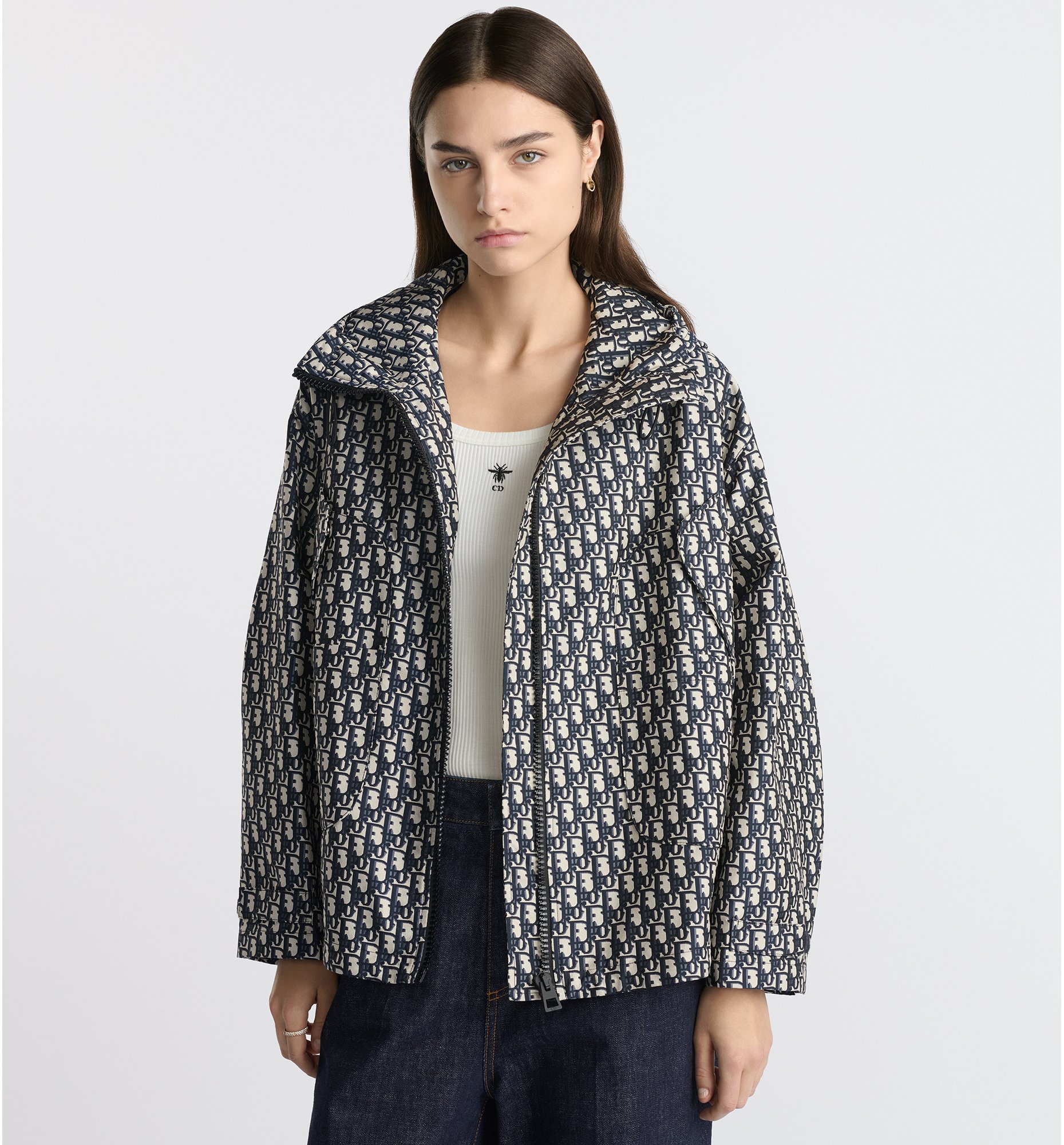 aria_look Hooded Jacket Three quarter opened view