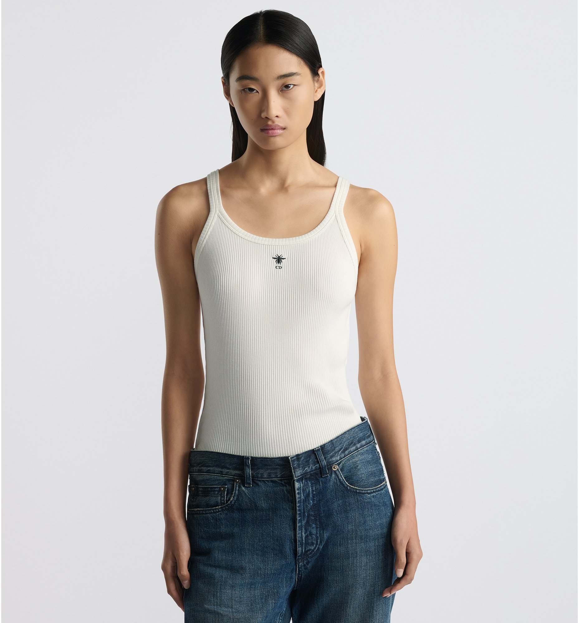aria_look Tank Top Three quarter opened view