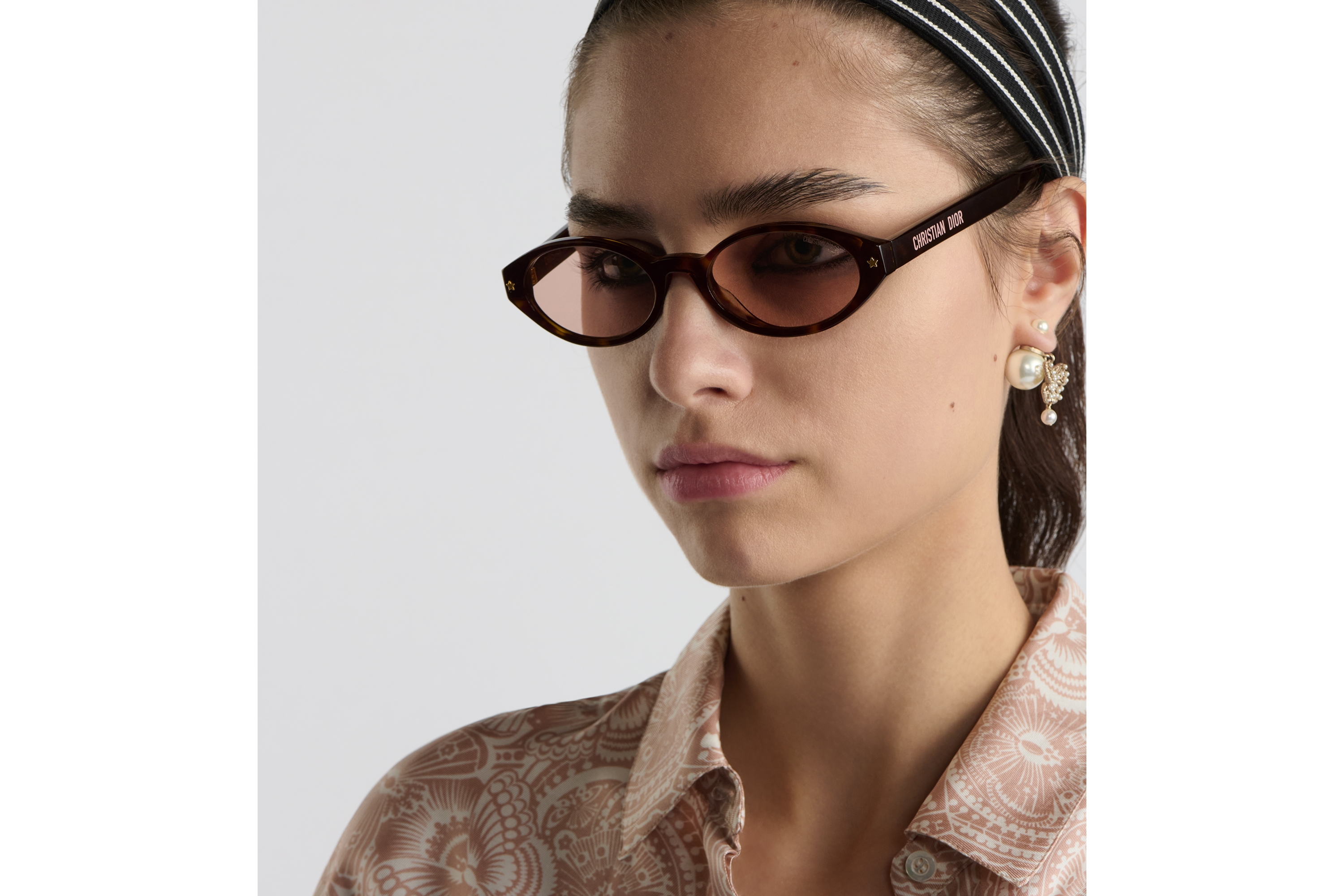 DiorPacific R1I Ovale Sonnenbrille mit Schildpattoptik in Braun E07