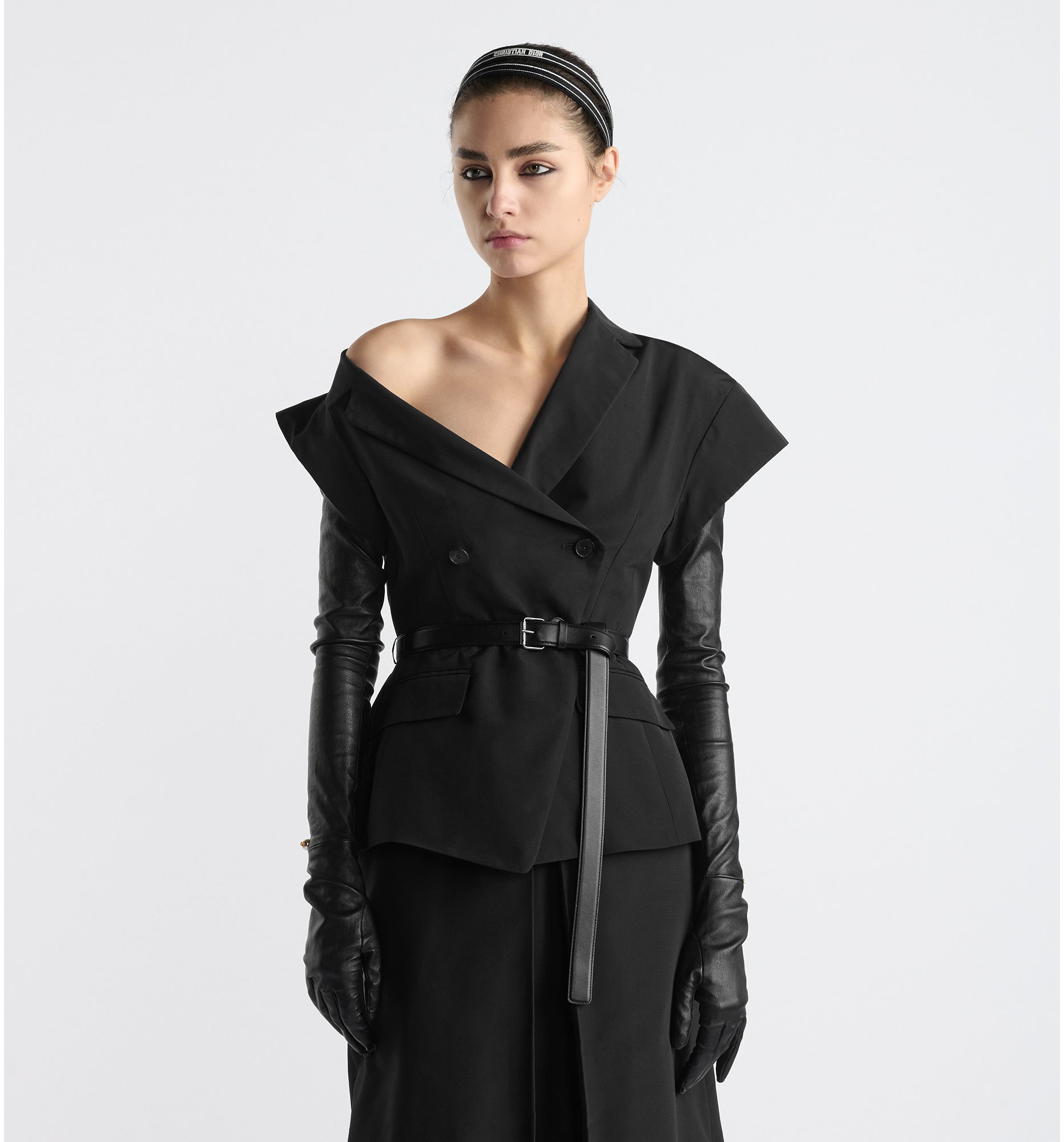 aria_look Asymmetric Short-Sleeved Jacket with Belt Three quarter opened view