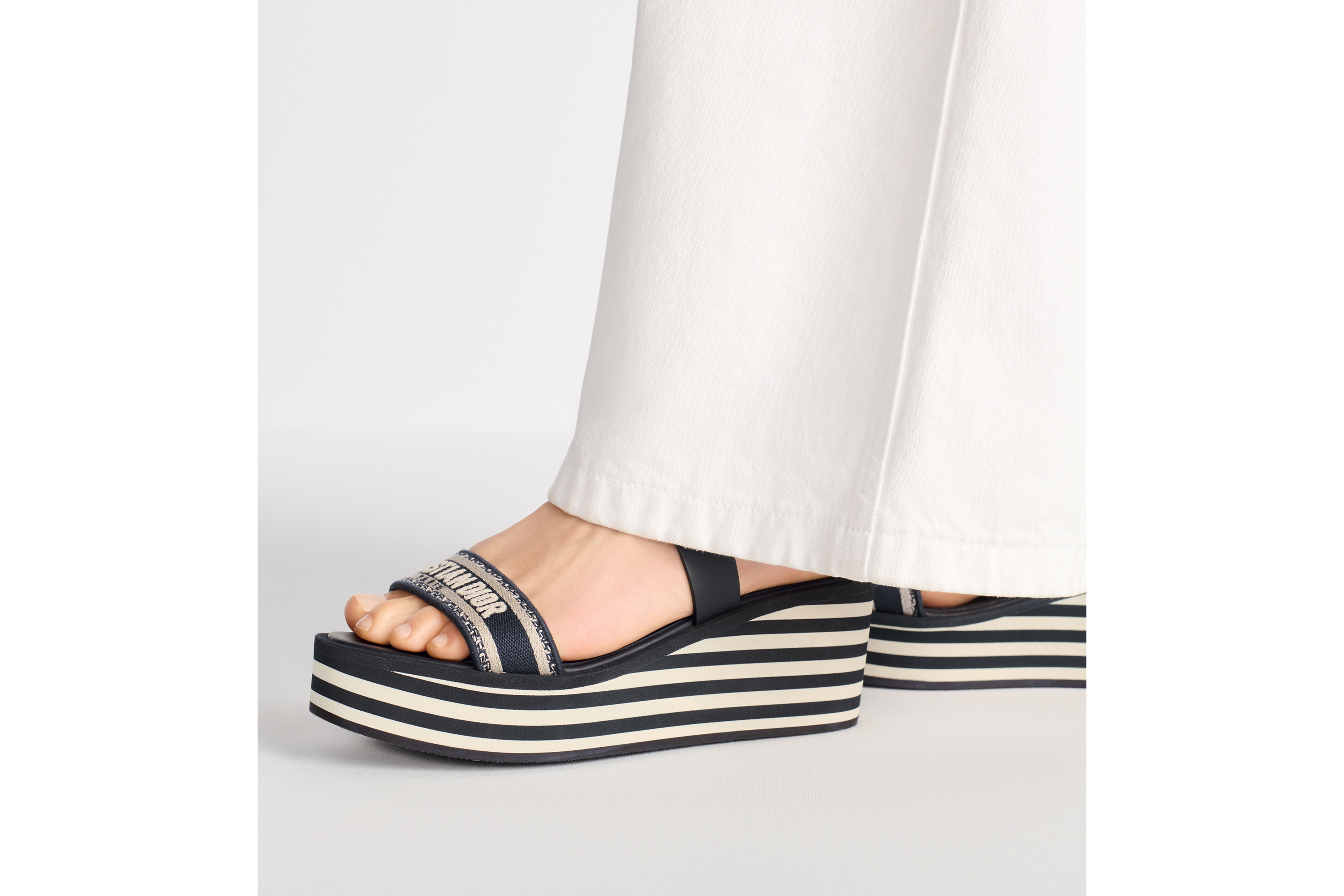 Dway Wedge Sandal