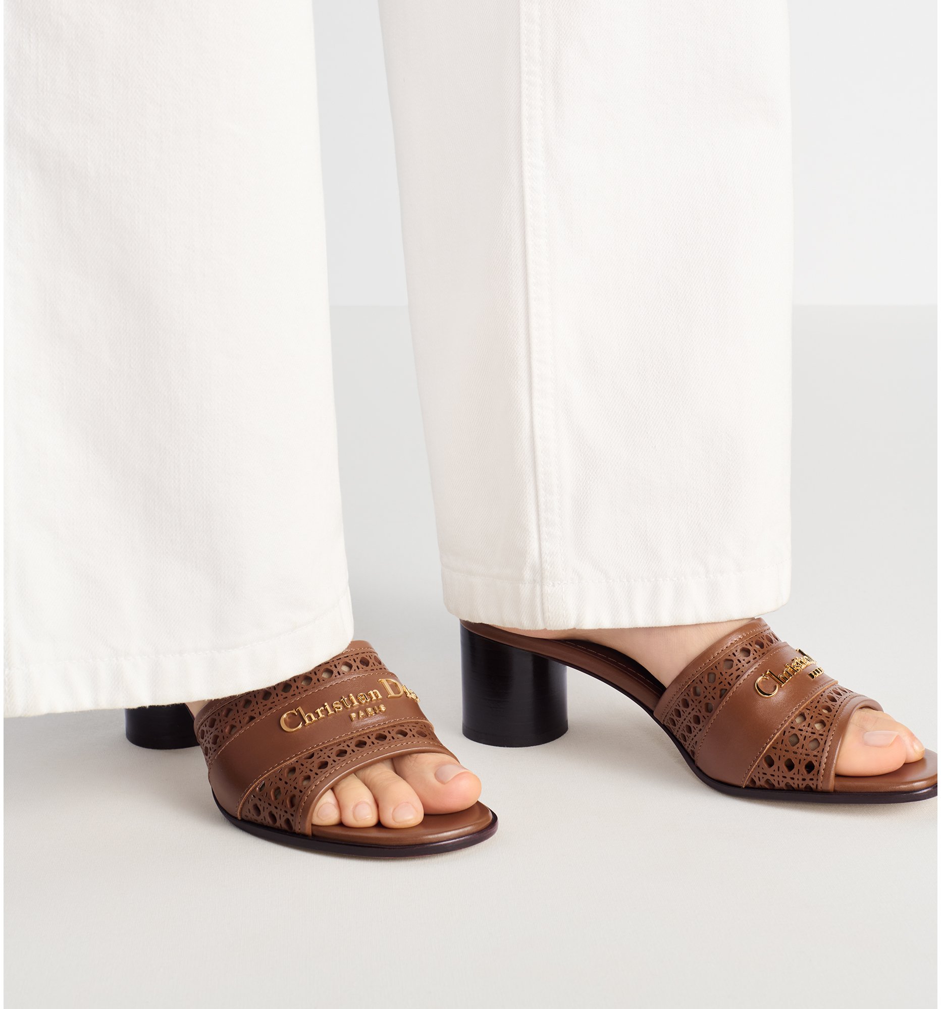 aria_look D-Lane Heeled Slide