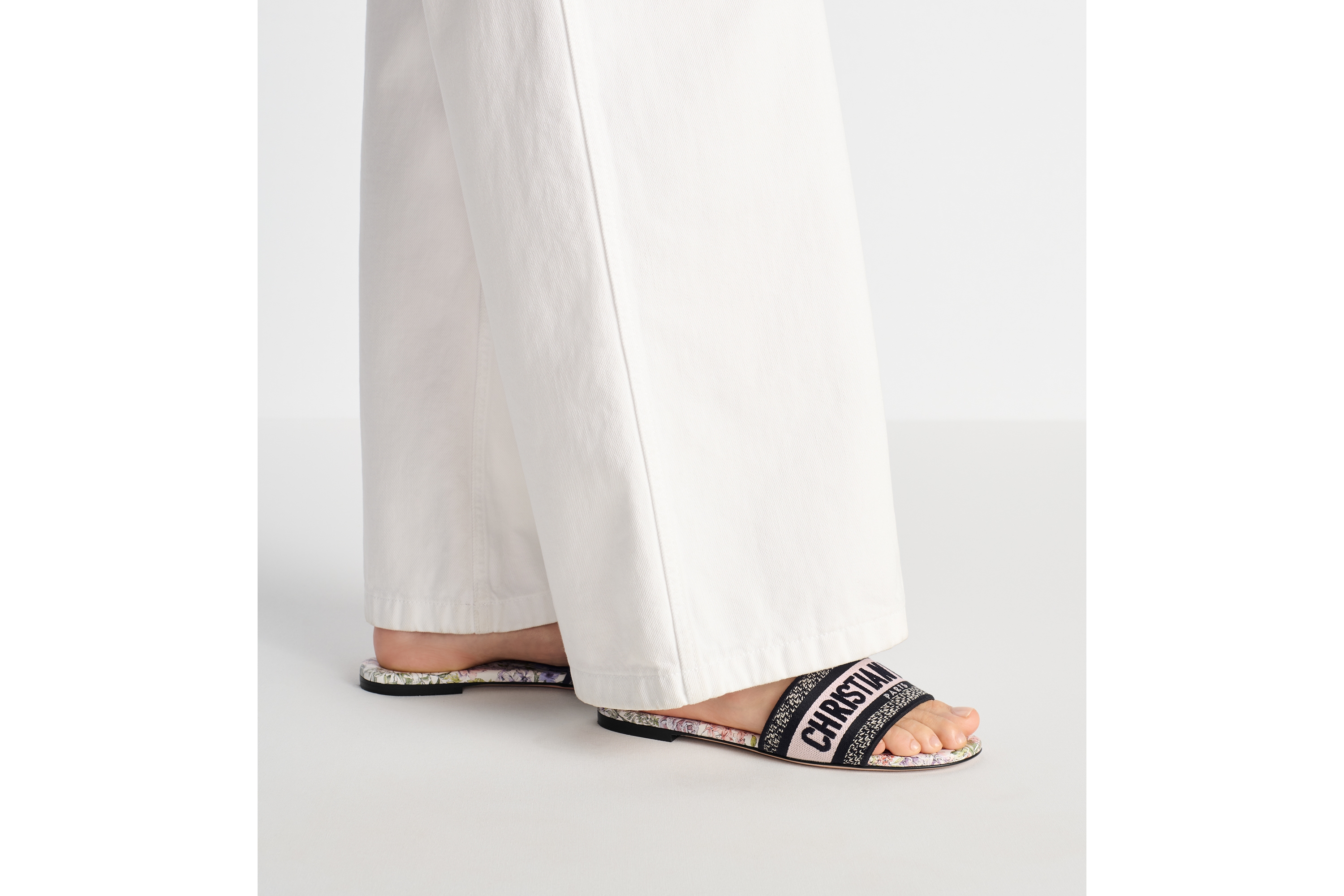 DIOR 25S DWAY SLIDE IN MULTICOLOR CALFSKIN AND FABRIC STYLE 1 main image 1