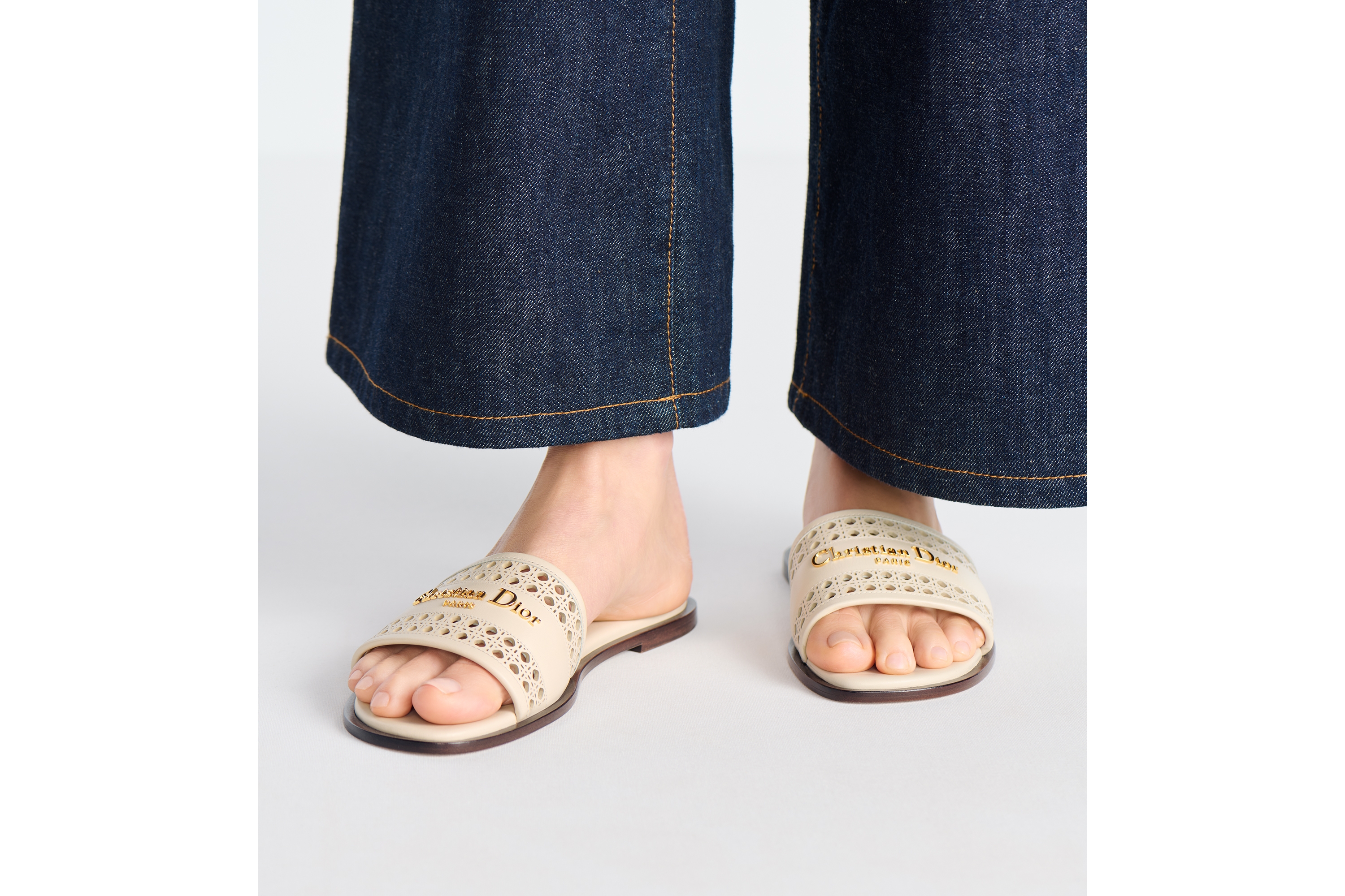 D-Lane スライド オープンワーク マイクロカナージュ カーフスキン E14