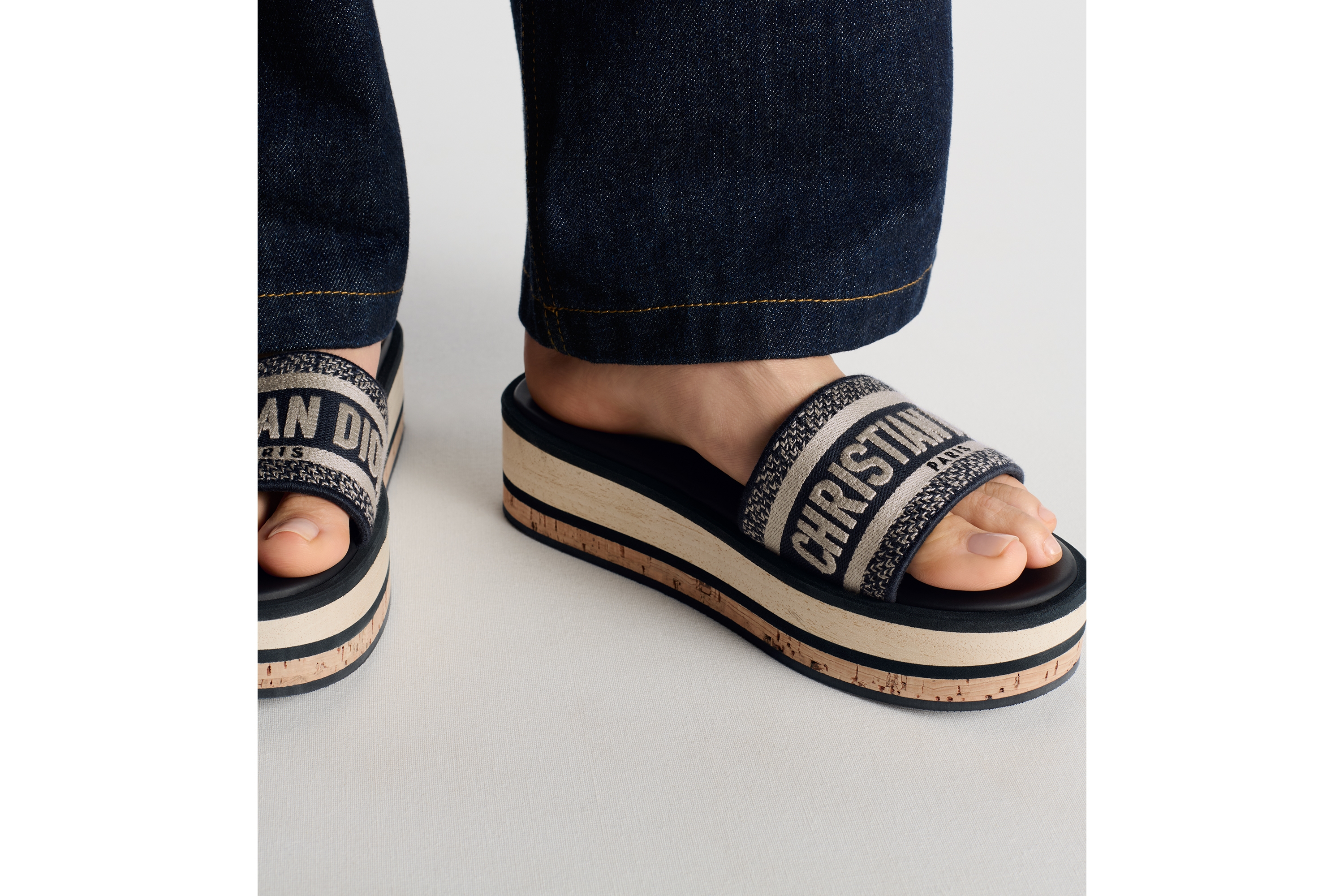 look_image_alt_prefix Dway プラットフォームスライド エンブロイダリー コットン E14