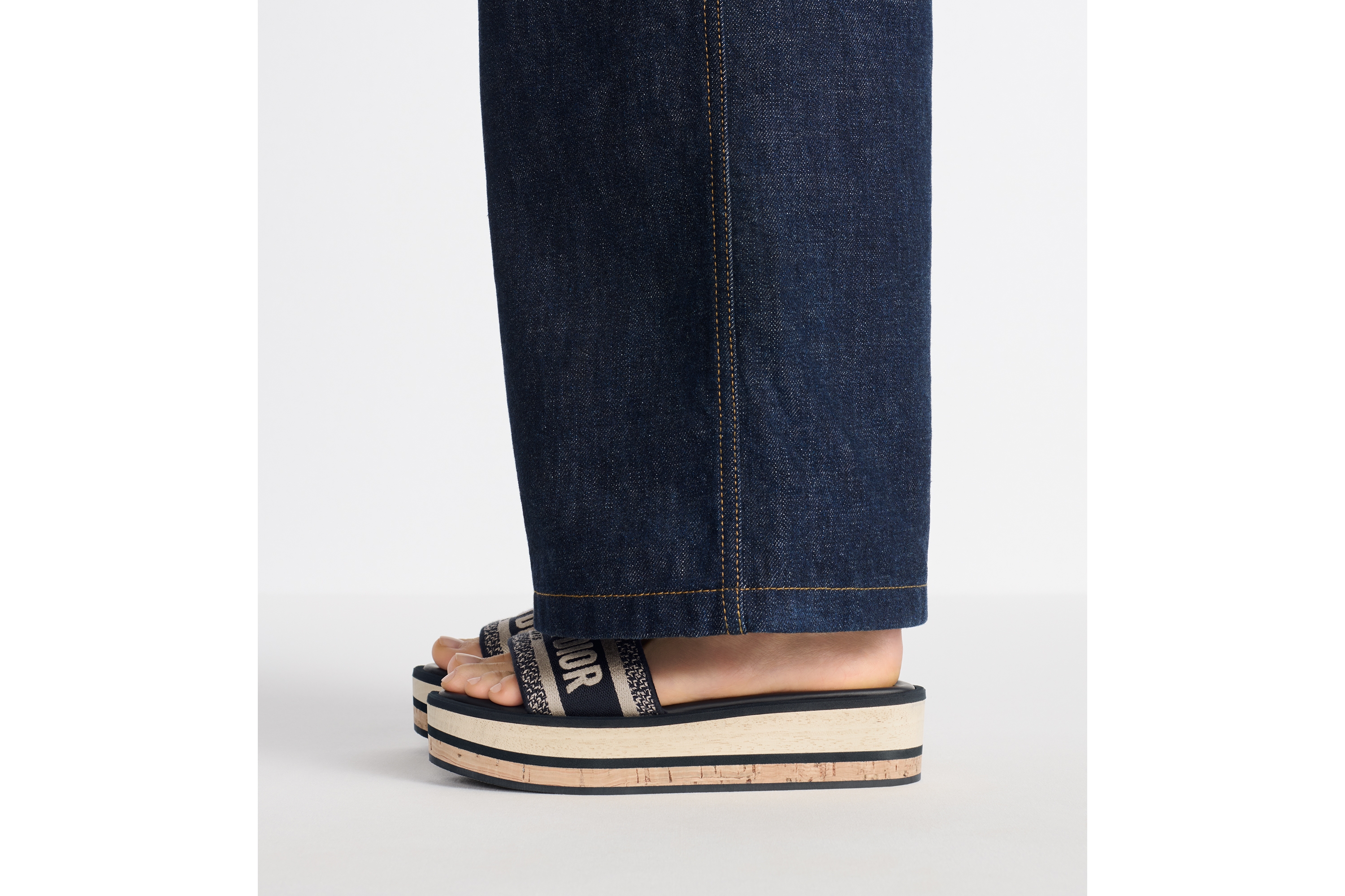 Dway プラットフォームスライド エンブロイダリー コットン E15