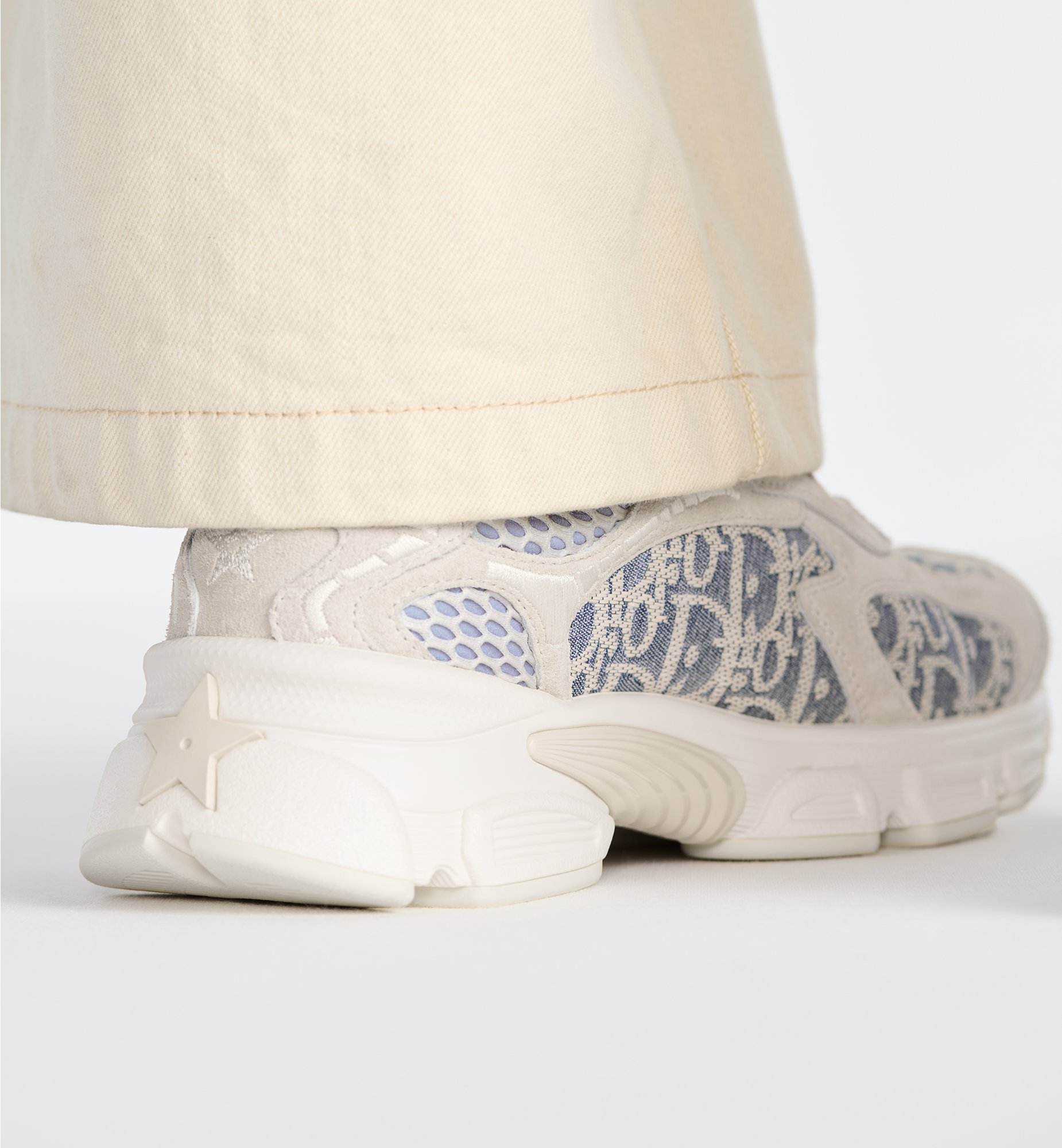 Dior Vibe Sneaker Chambray Blue Jacquard with Raffia Dior Dior Vibe Sneaker Chambray Blue Jacquard with Raffia Dior