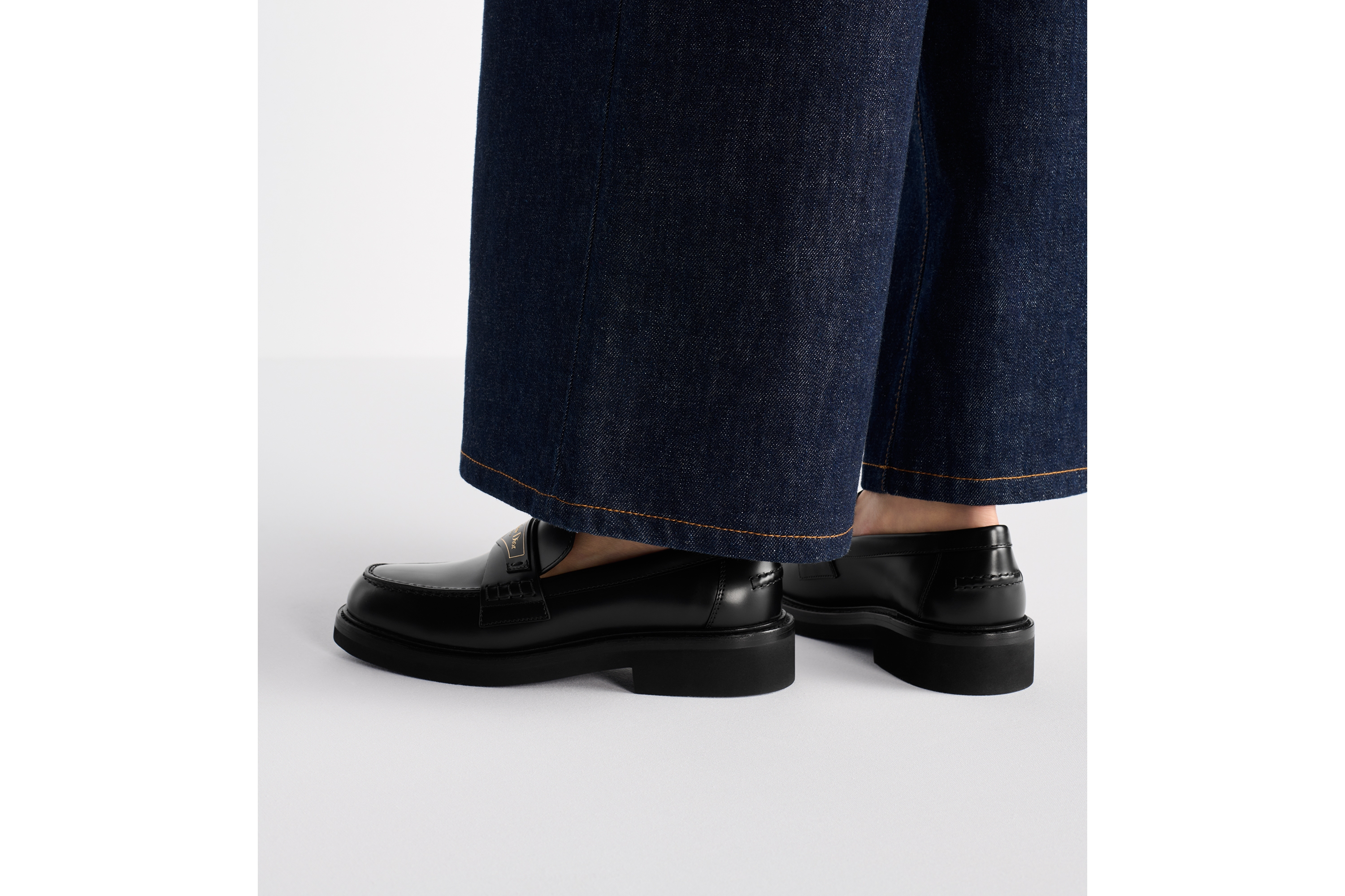 Look Dior Boy Loafer Black Brushed Calfskin E16