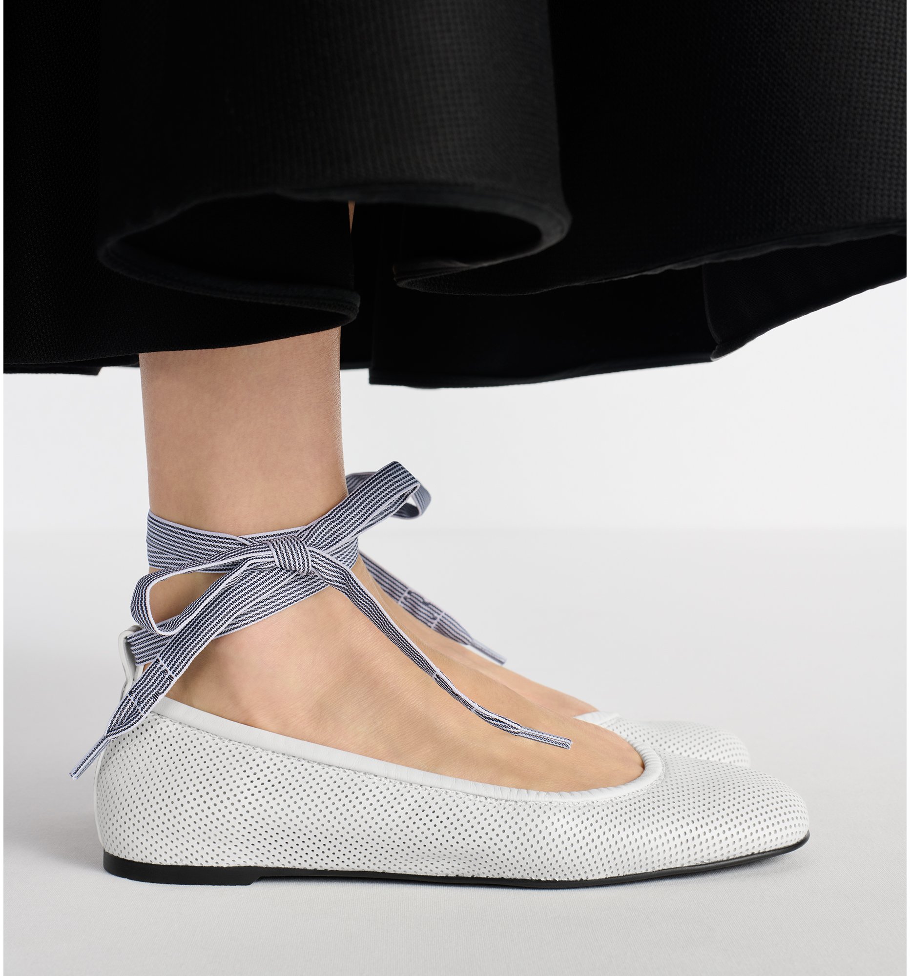 aria_look D-Journey Lace-Up Ballet Flat