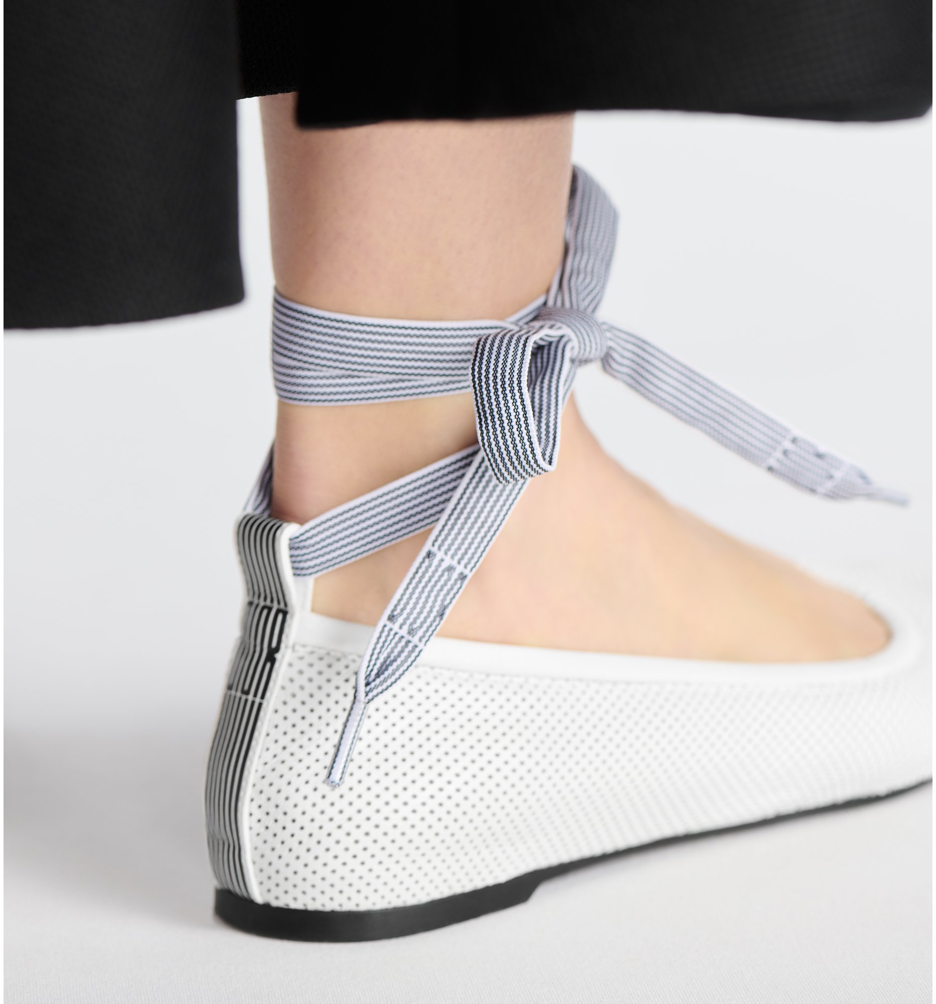 aria_look D-Journey Lace-Up Ballet Flat
