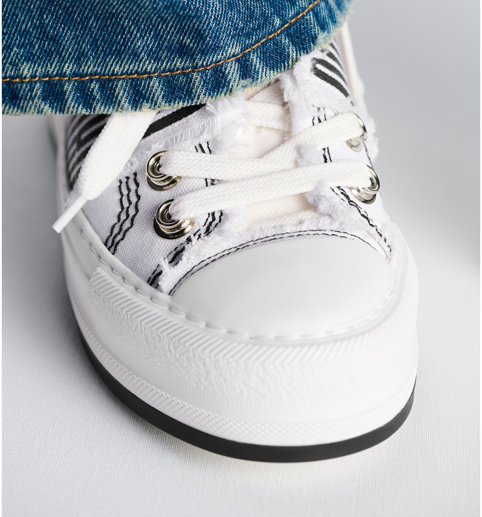 aria_look Walk'n'Dior Platform Sneaker