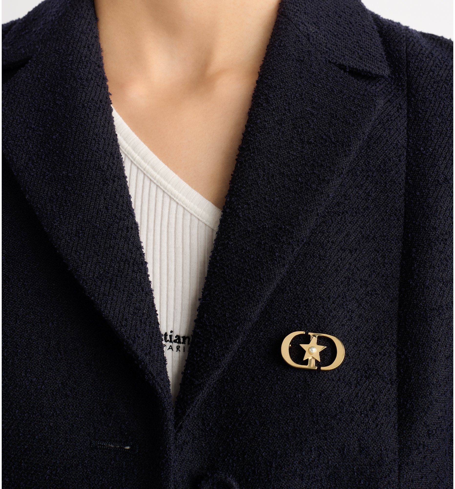 aria_look Lucky 30 Montaigne Brooch Worn view cropped
