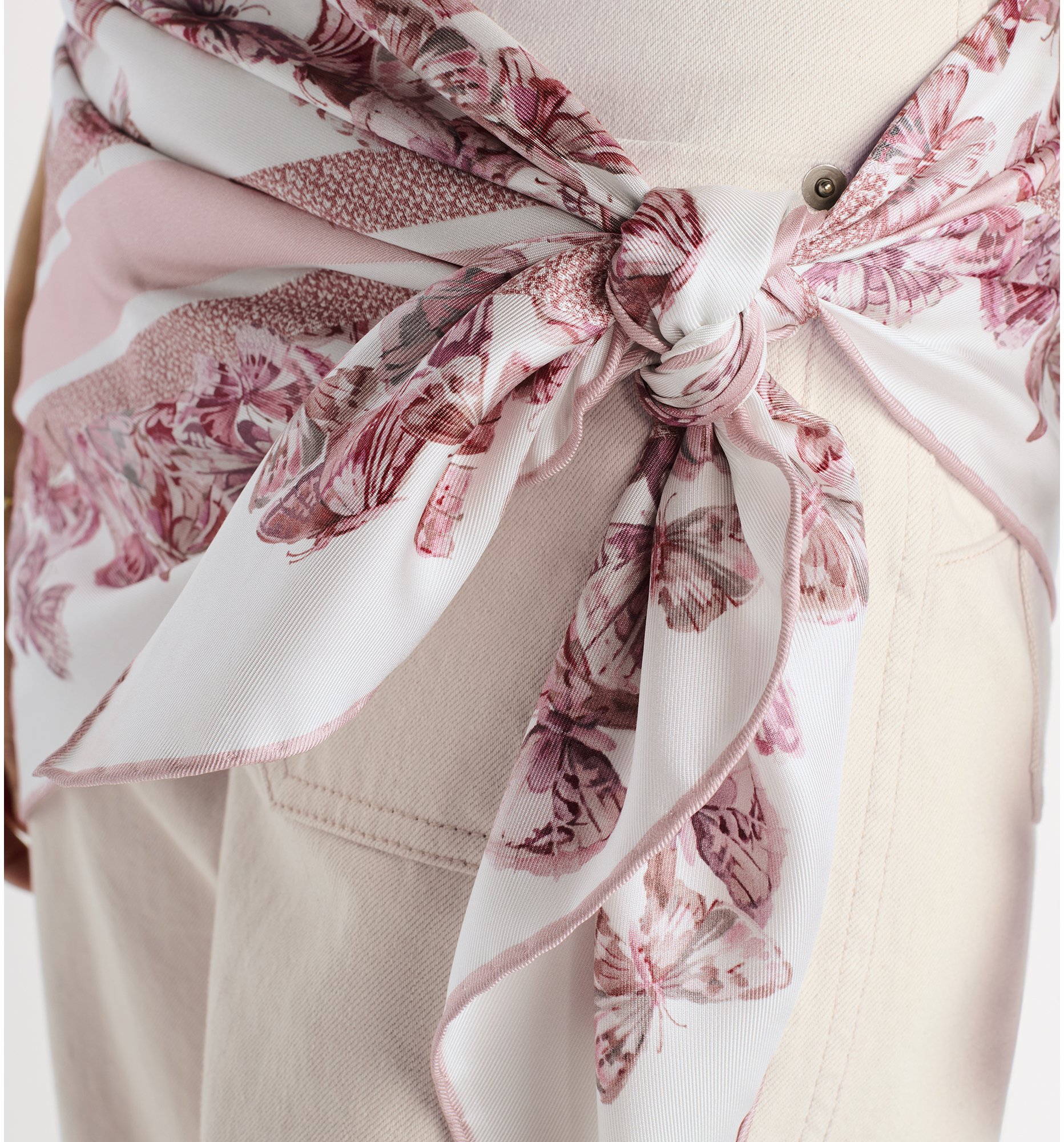 aria_look Dior Camo Papillon 90 Square Scarf Worn view