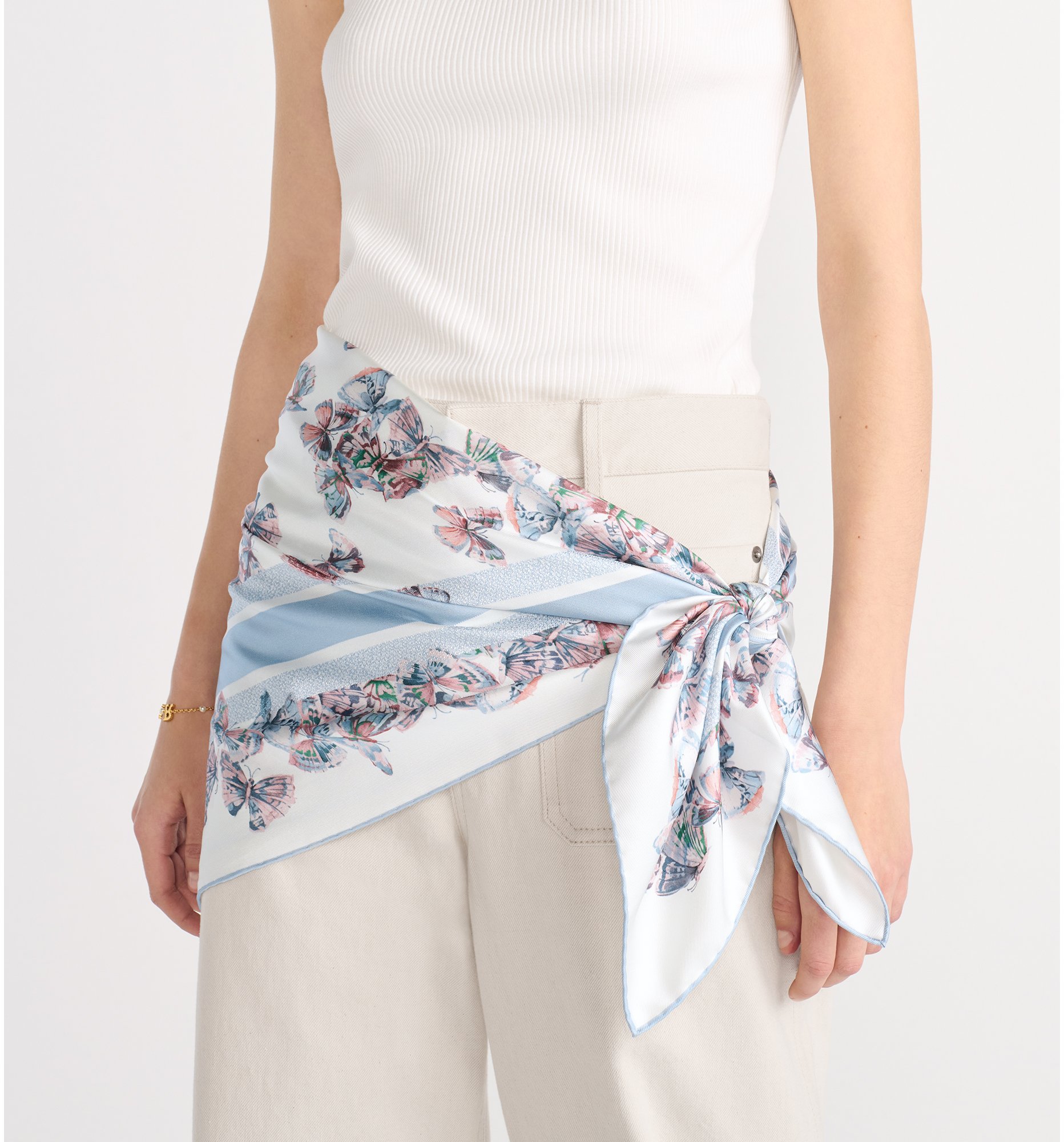 aria_look Dior Camo Papillon 90 Square Scarf Worn view