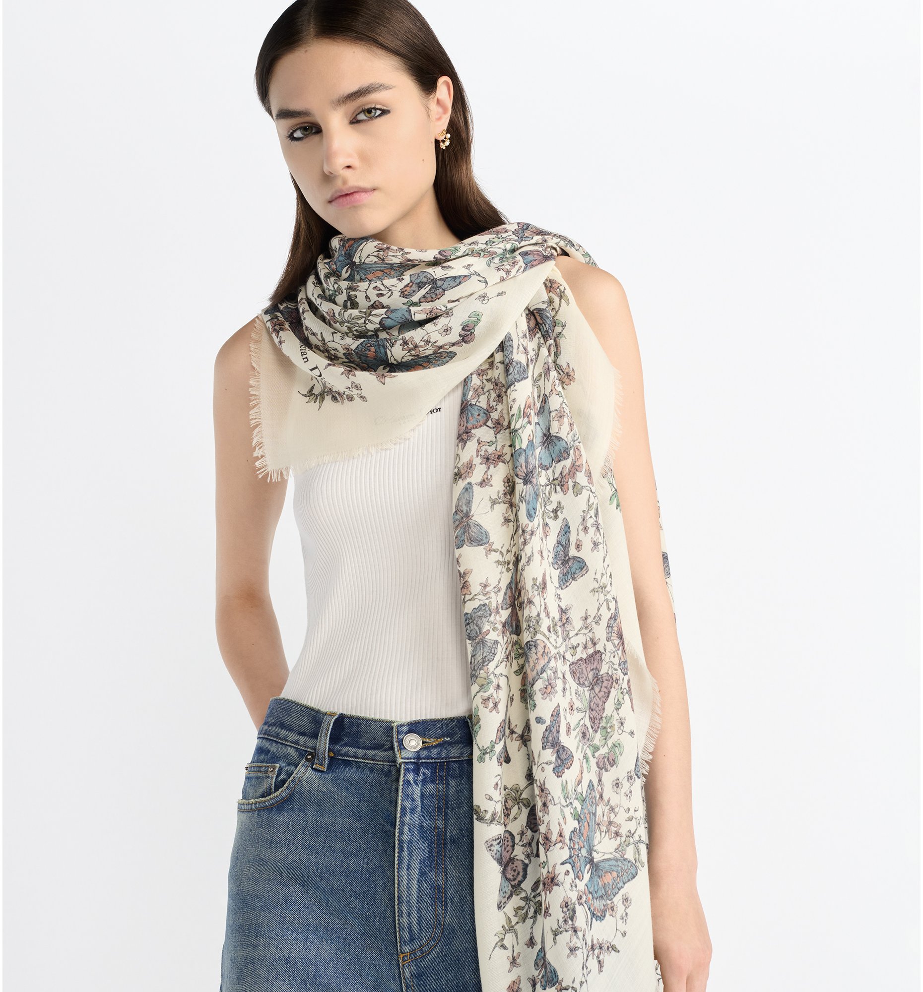 aria_look Toile de Jouy Papillon Stole Three quarter opened view