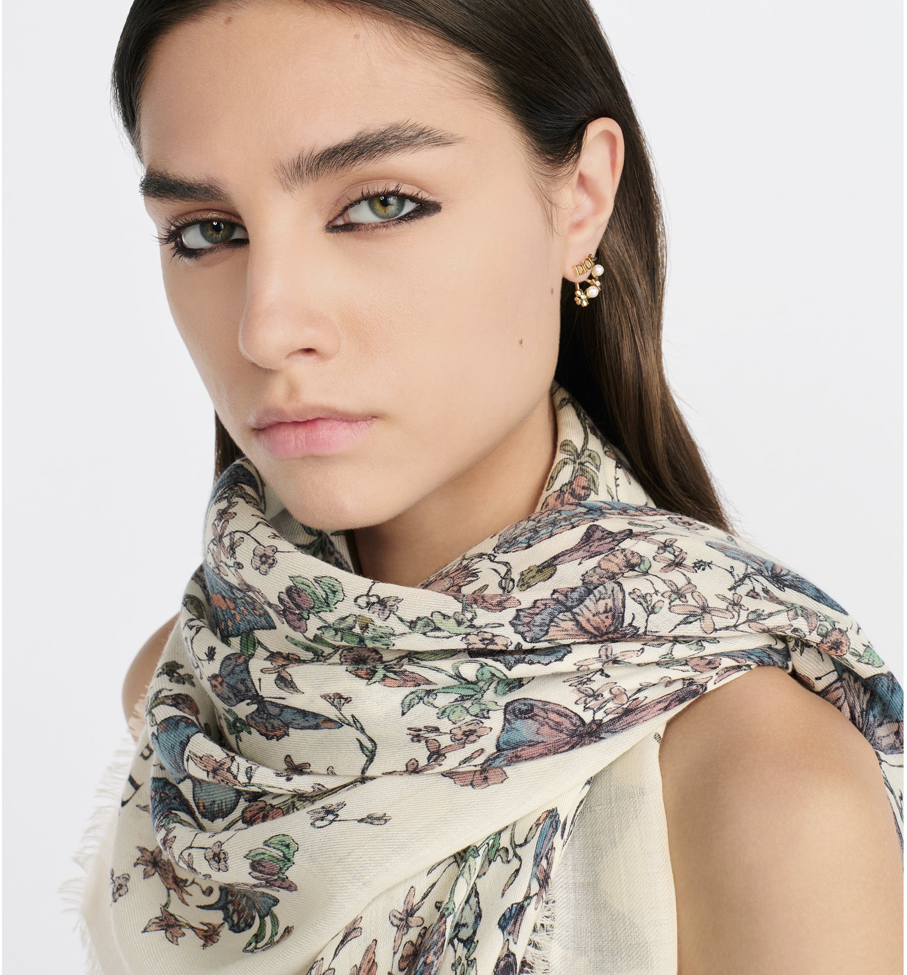 aria_look Toile de Jouy Papillon Stole Worn view cropped