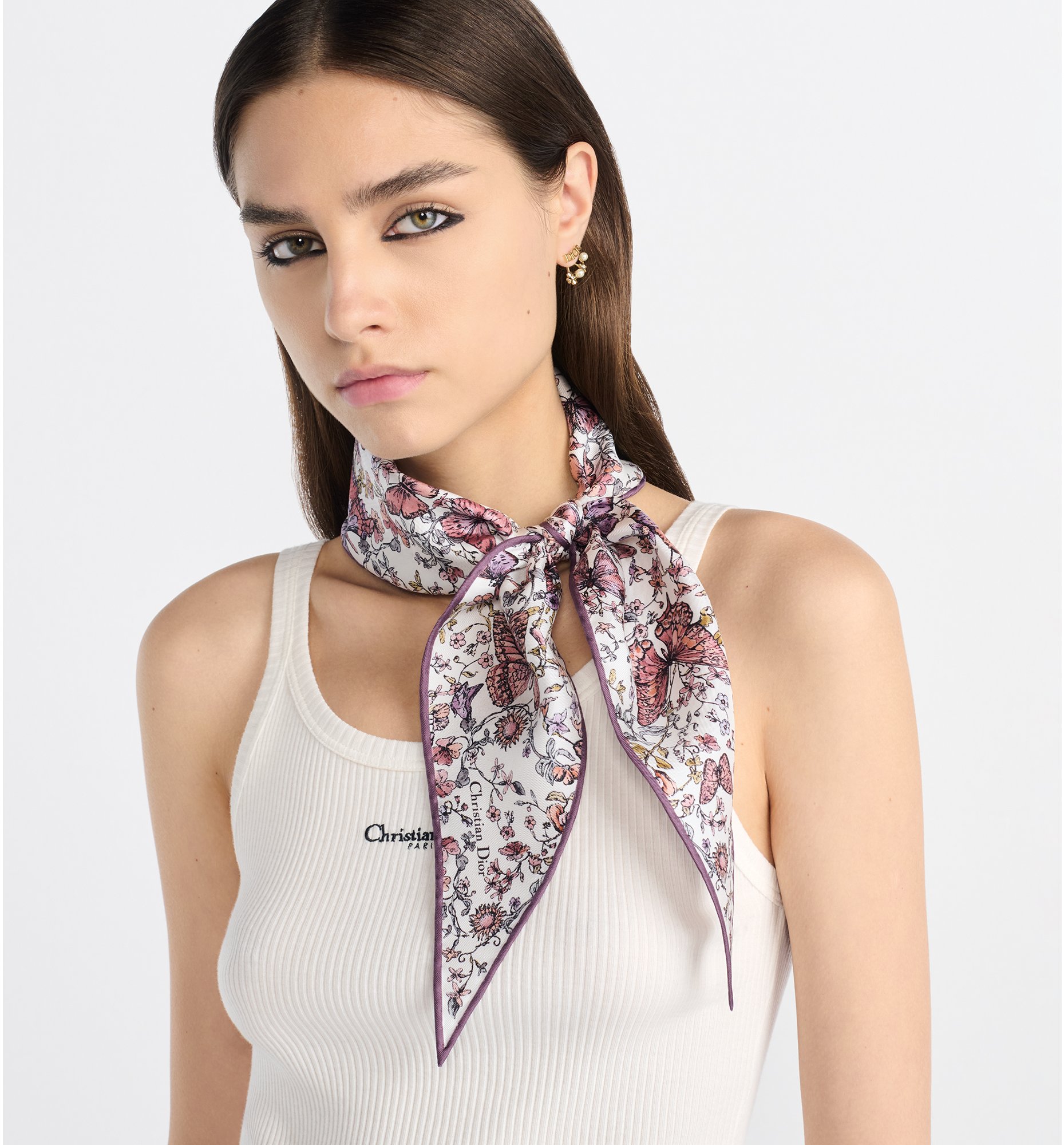 aria_look Toile de Jouy Papillon Dior 다이아몬드 스카프 aria_wornViewCropped