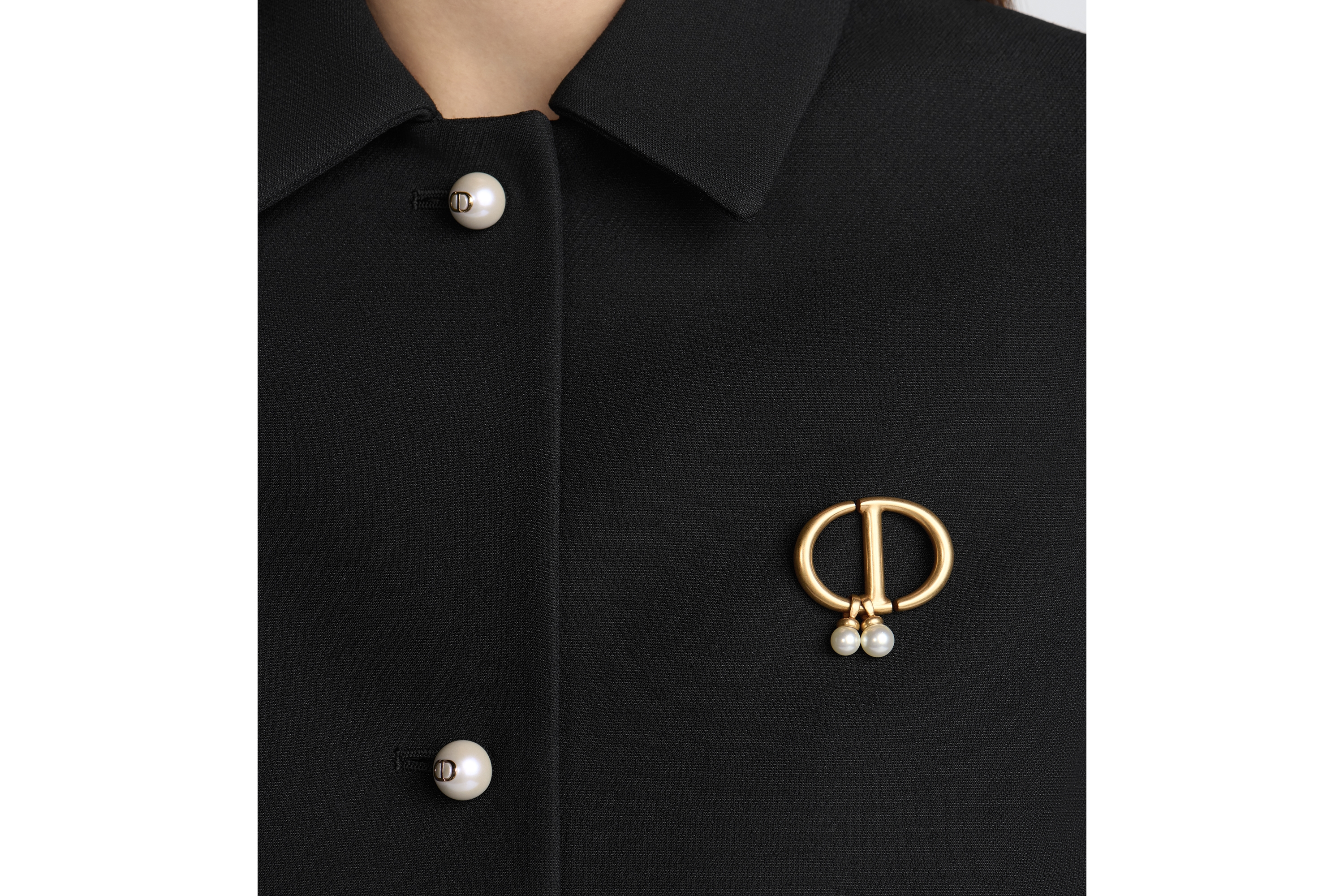 بروش CD Navy معدن ذهبي معتّق ولآلئ من الراتنج الأبيض E12