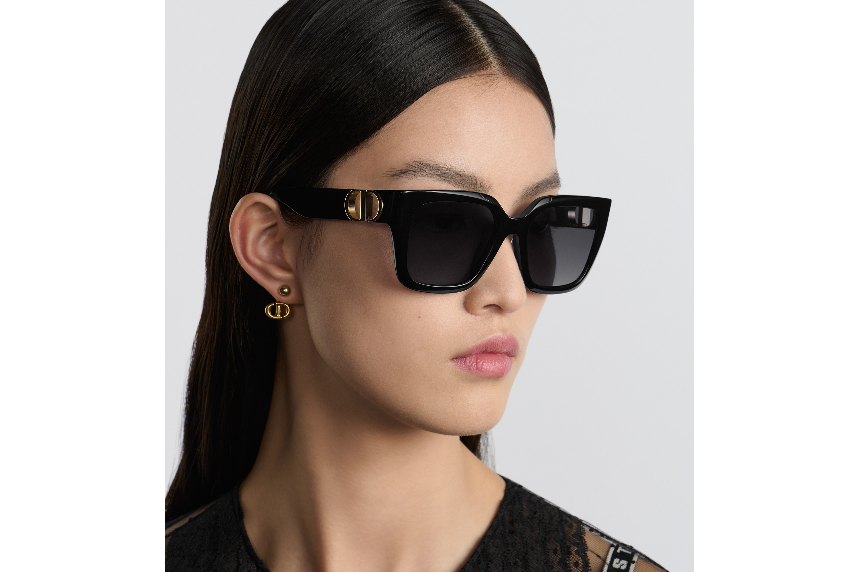 30Montaigne S8U Quadratische Sonnenbrille in Schwarz E08