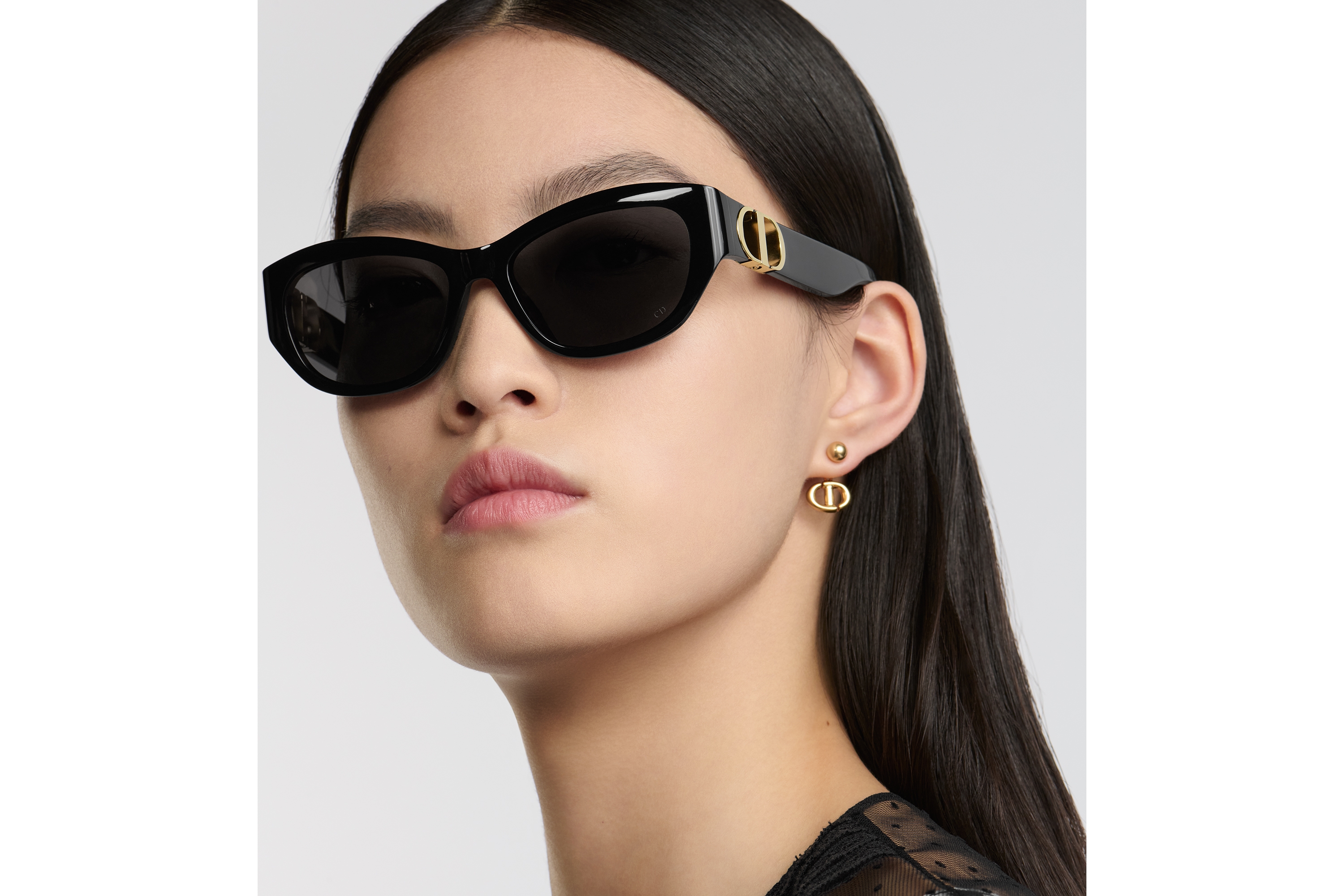 look_image_alt_prefix 30Montaigne B5U Butterfly-Sonnenbrille in Schwarz E07