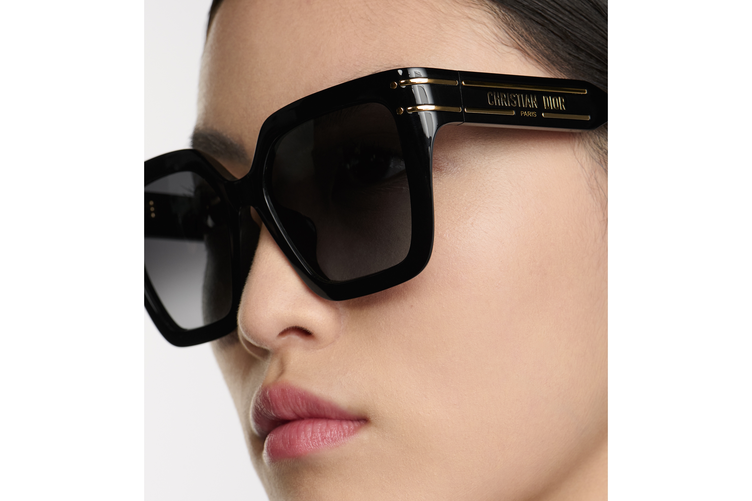 Look DiorSignature S10F Black Square Sunglasses E17