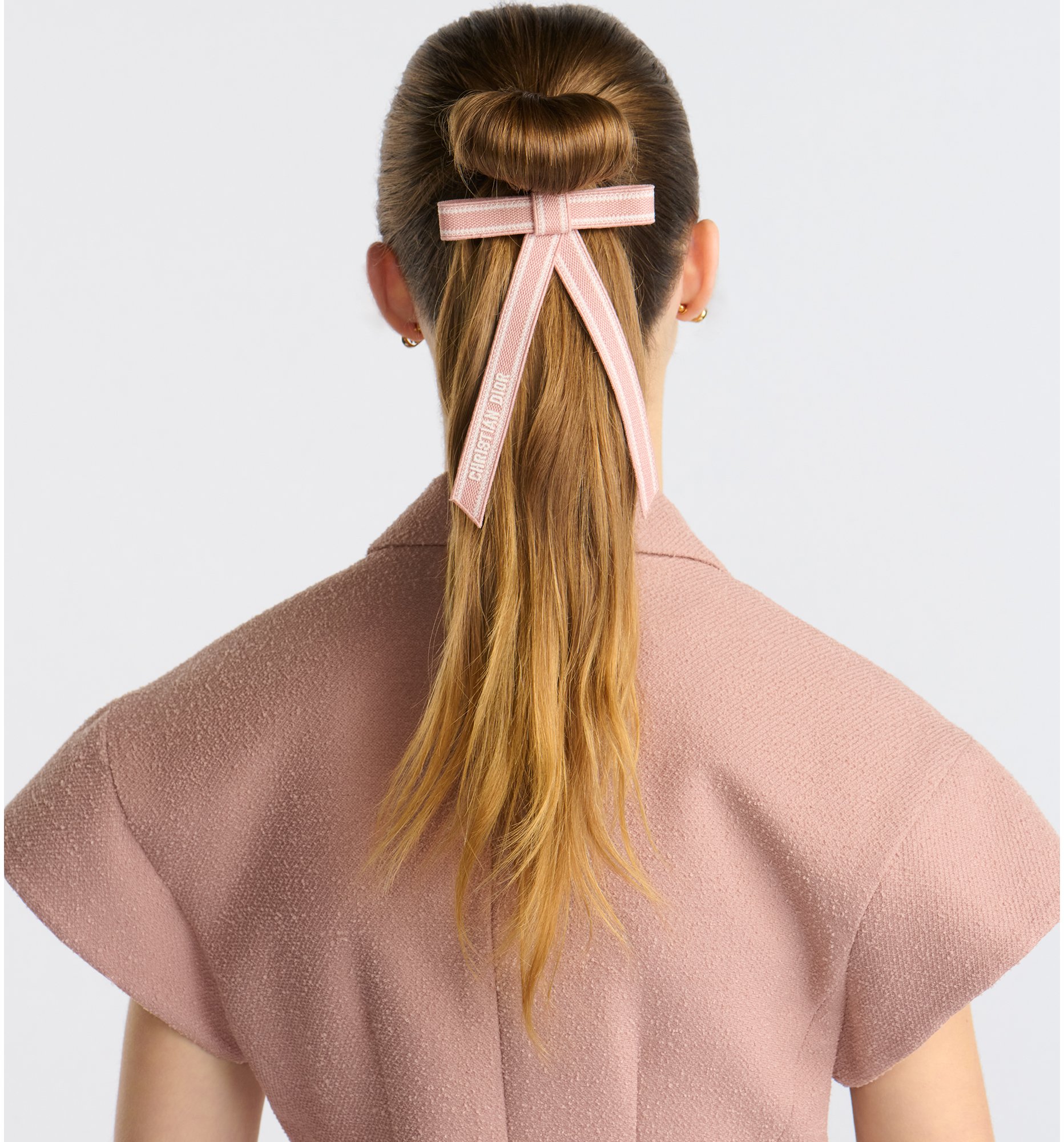 aria_look Christian Dior Embroidered Dior Twist Bow Detailed view
