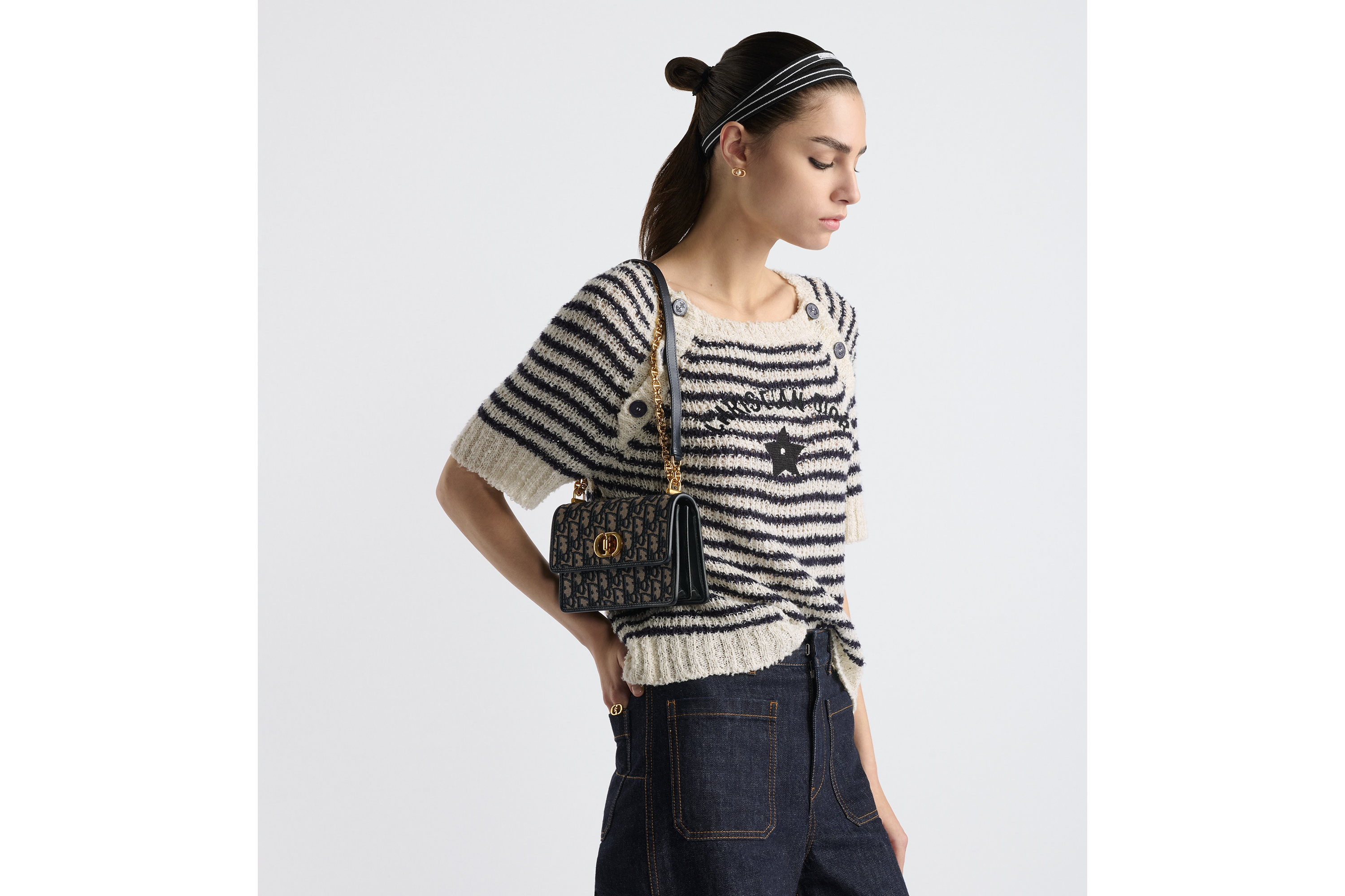 Look Mini sac Miss Caro Toile jacquard Dior Oblique bleu E05