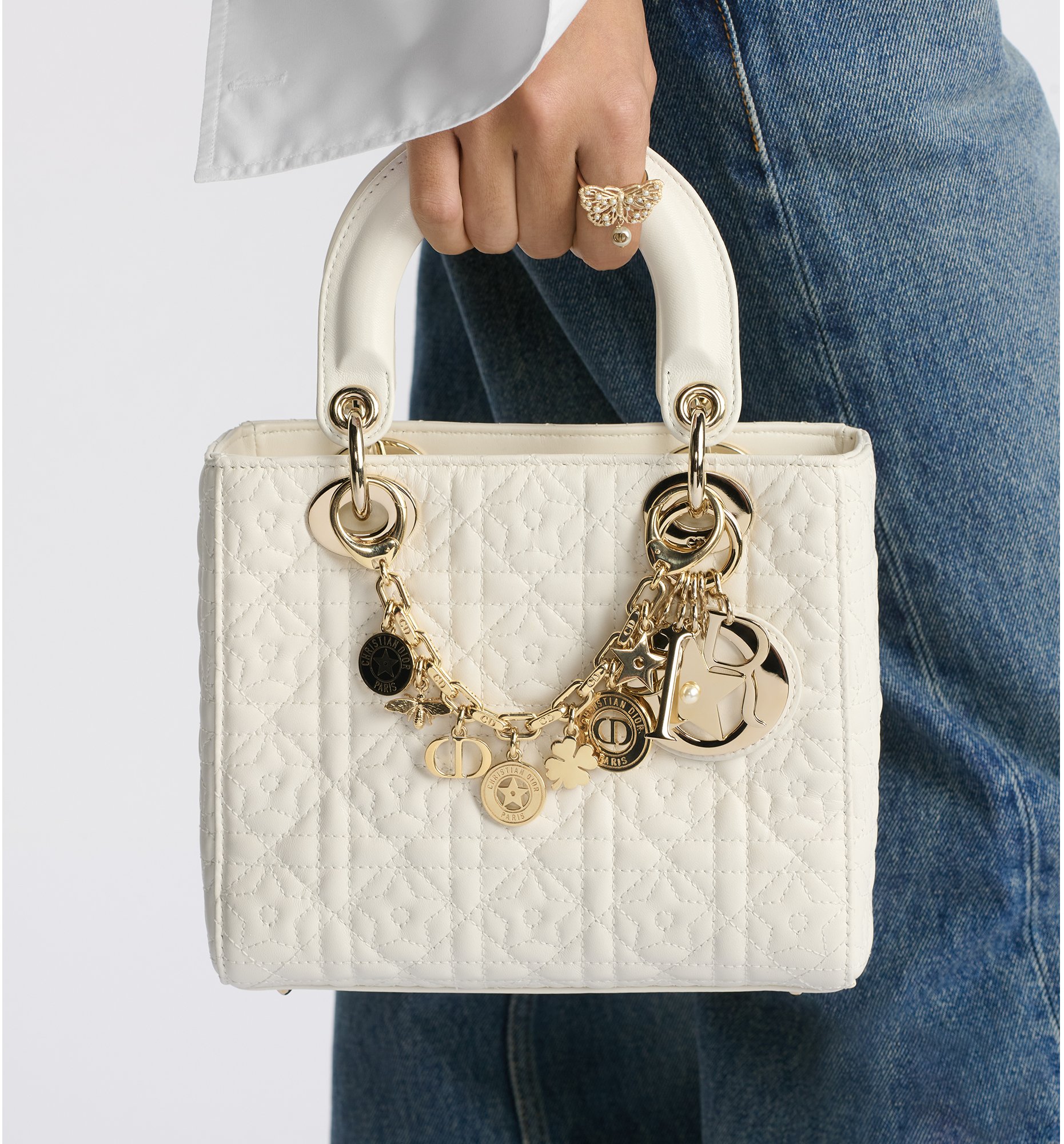 aria_look 30 Montaigne Bag Charm Detailed view