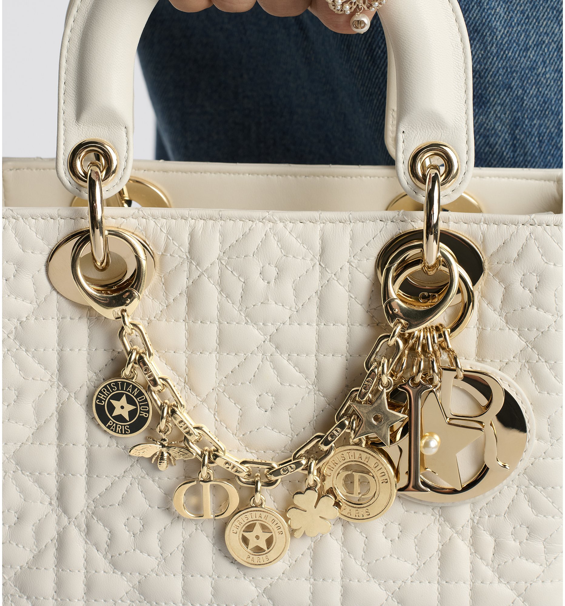 aria_look 30 Montaigne Bag Charm