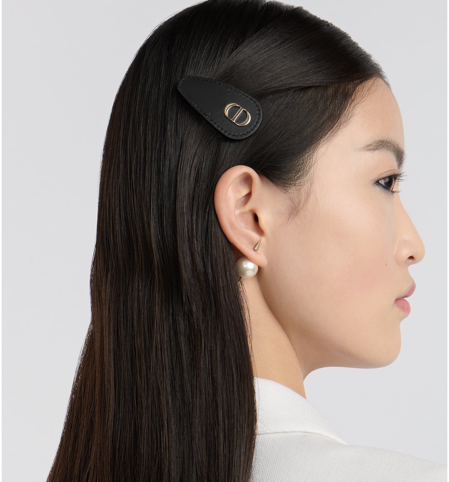 aria_look Dior Idol Barrette Back view