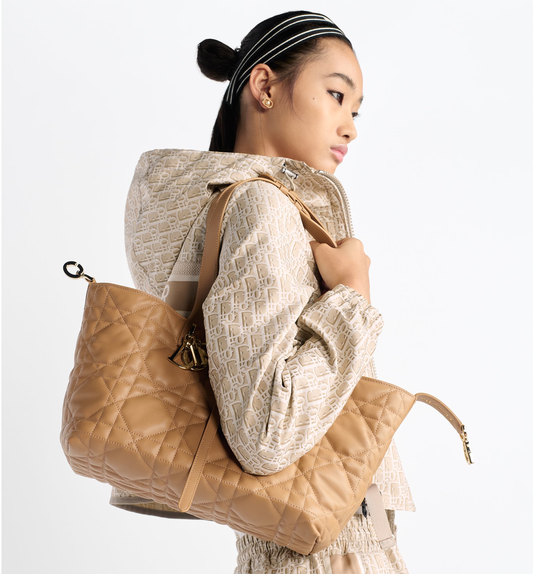 aria_look Medium Dior Toujours Bag Three quarter back view