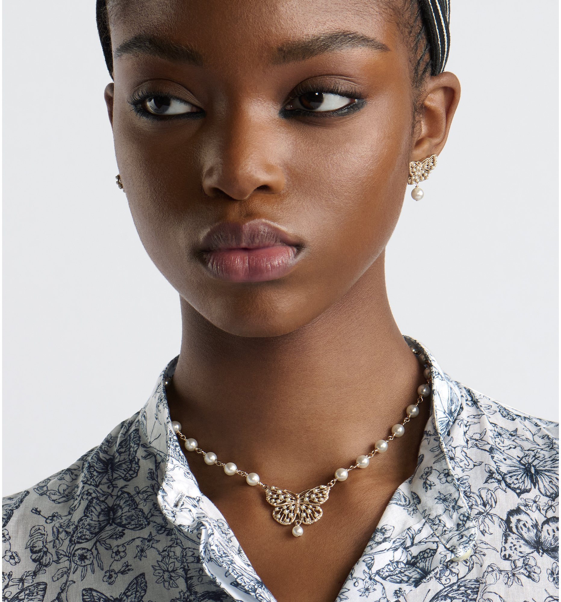 aria_look Toile de Jouy Papillon Necklace Worn view cropped