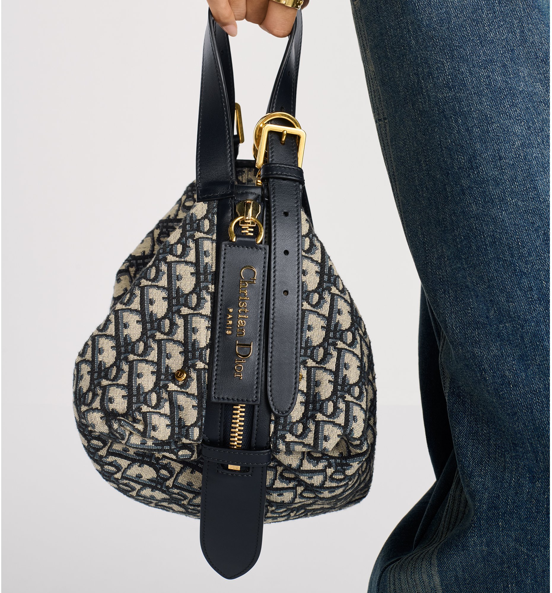 aria_look Large D-Journey Bag