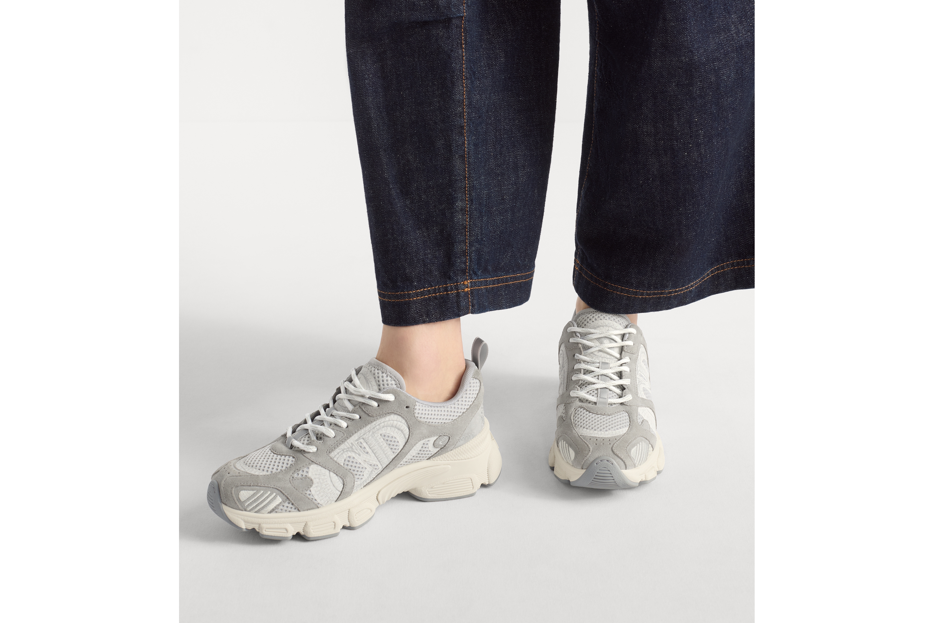 Look Dior Chrono Sneaker Gray Mesh and Suede Calfskin E14