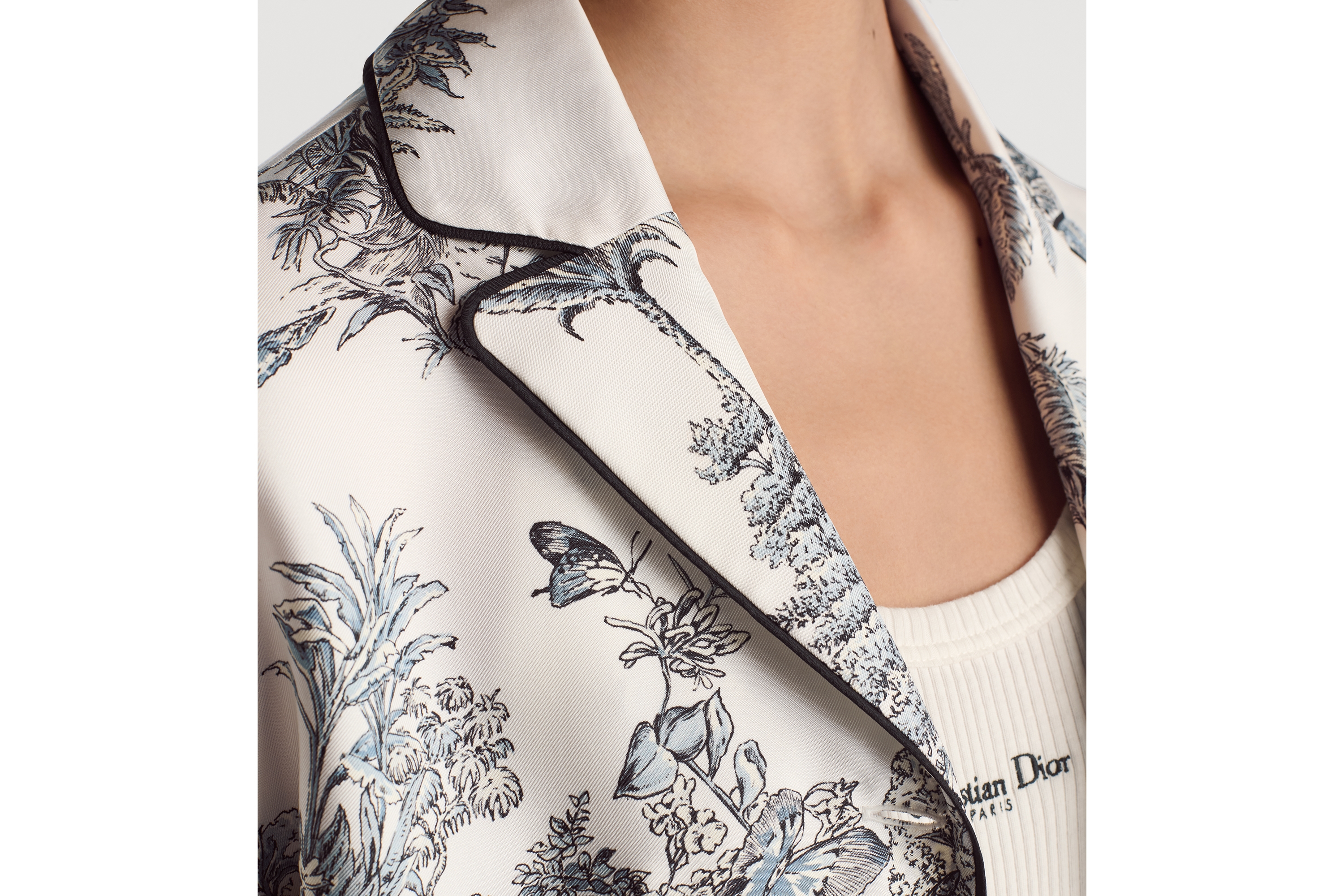 Look Dioriviera Short-Sleeved Shirt White and Blue Toile de Jouy Palms Silk Twill E12