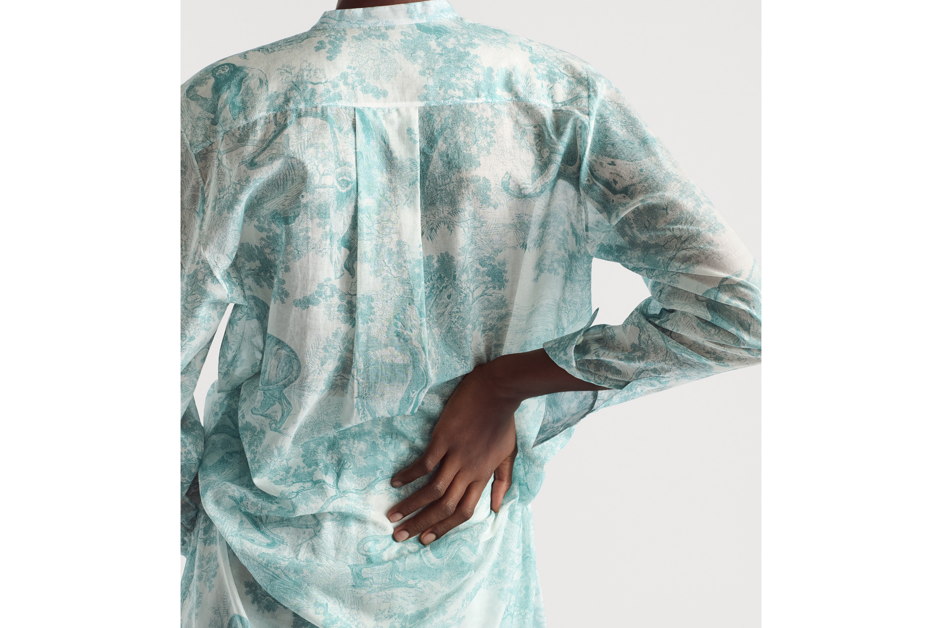 Look Dioriviera Long Blouse White Cotton Muslin with Lily of the Valley Green Toile de Jouy Sauvage Motif E06