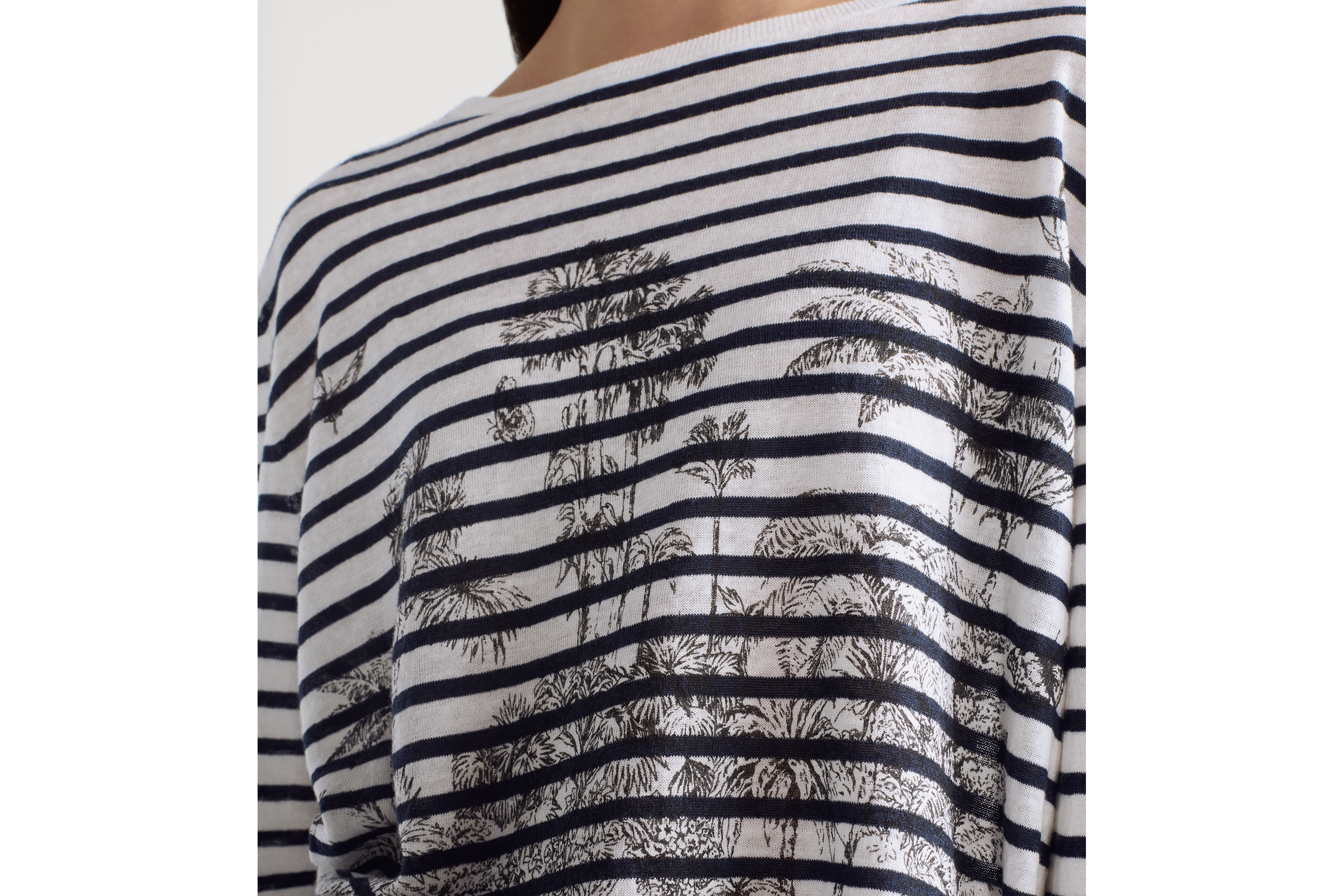 look_image_alt_prefix Dioriviera-trui Gebreid van linnen, kasjmier en zijde met marineblauw en wit D-Stripes-motief en Toile de Jouy Palms-motief E17