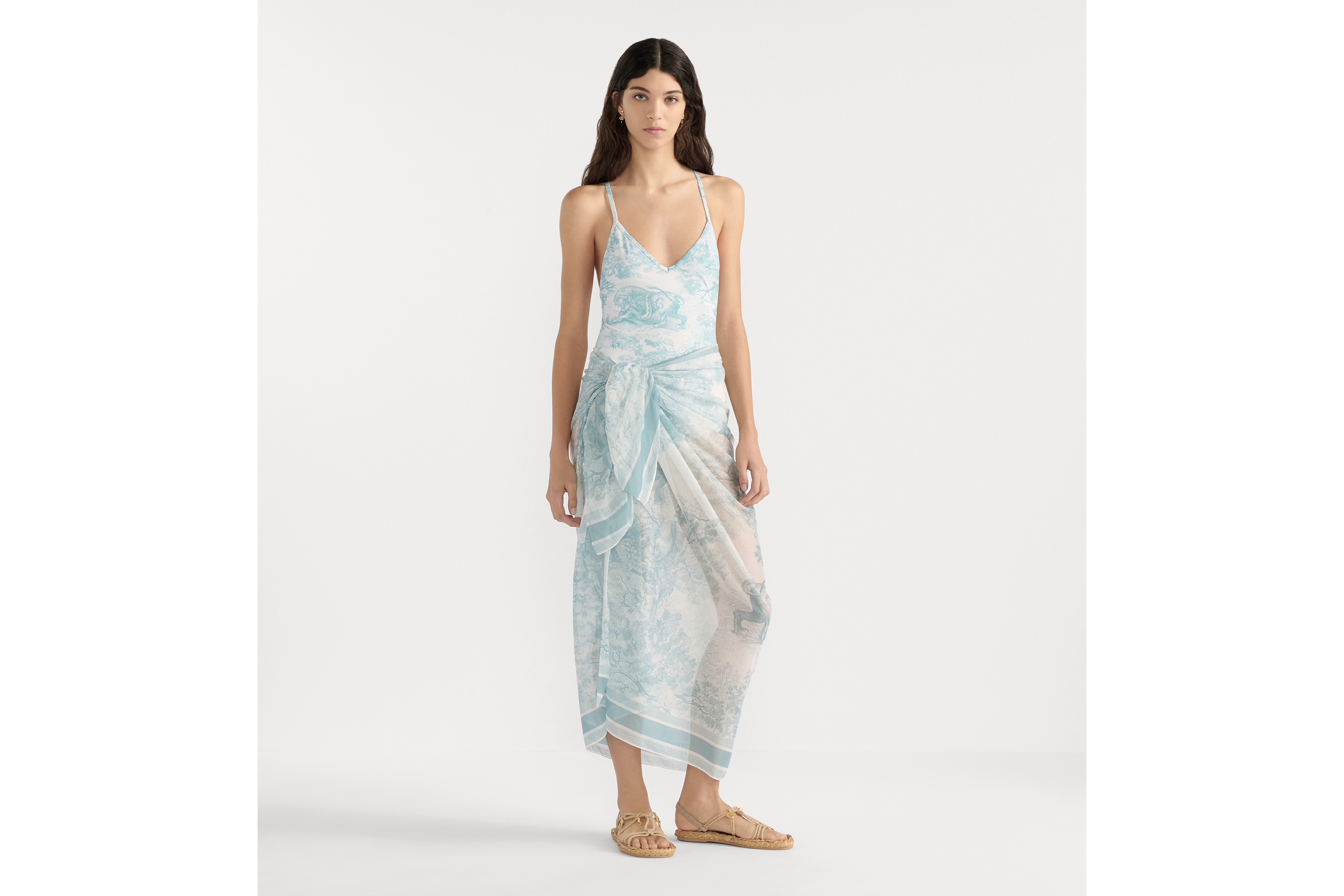 look_image_alt_prefix لباس سباحة Dioriviera من قطعة واحدة قماش تقنيّ باللون الأبيض مع نمط توال دو جوي سوفاج بلون أخضر زنبق الوادي E01