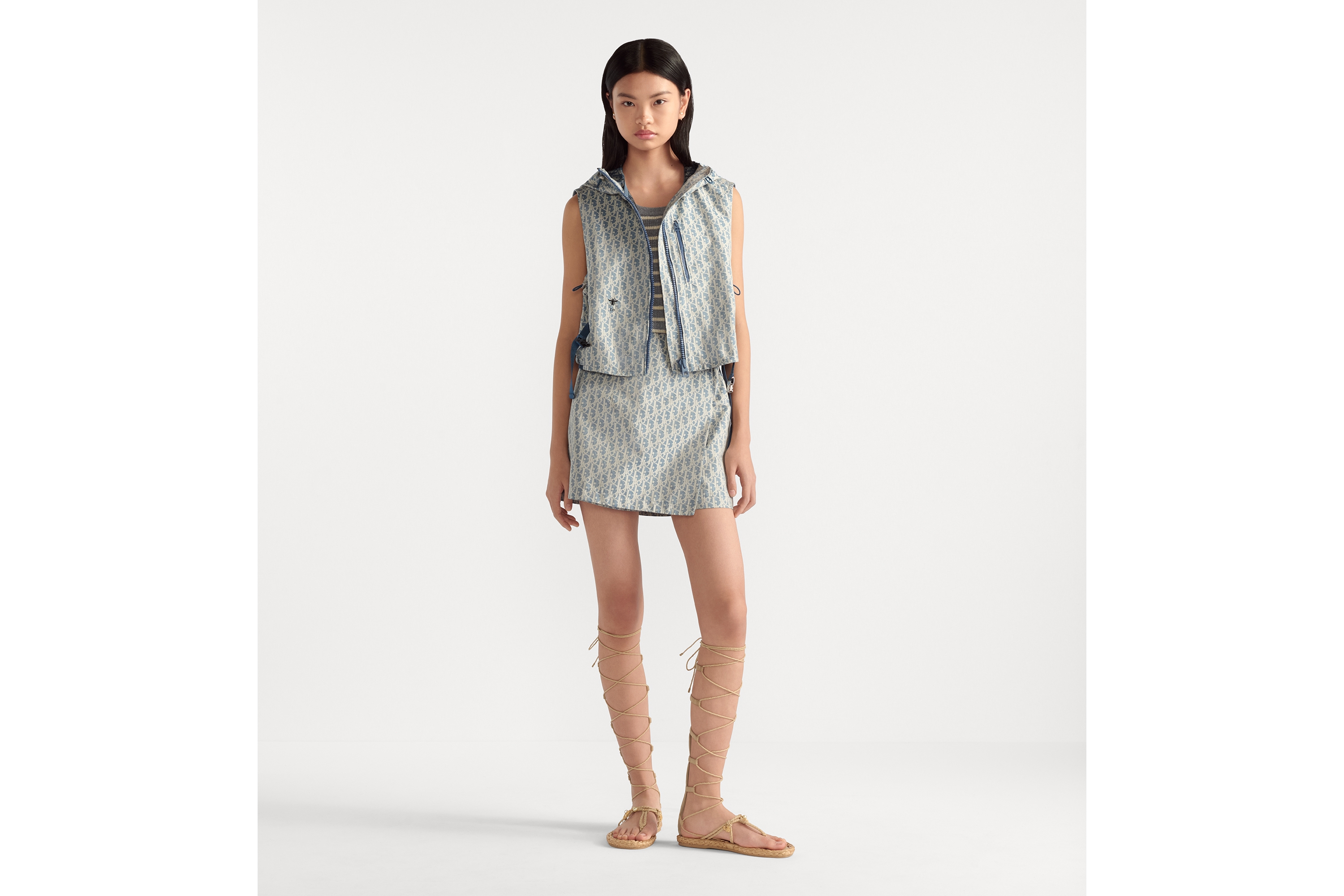 Look Dioriviera Hooded Vest Blue and White Dior Oblique Jacquard Technical Taffeta E01