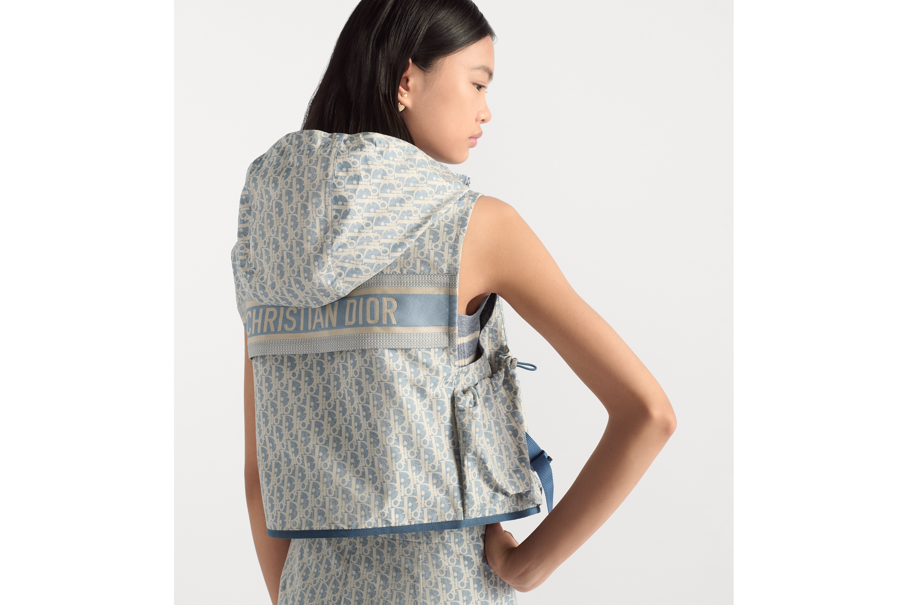 Look Dioriviera Hooded Vest Blue and White Dior Oblique Jacquard Technical Taffeta E06