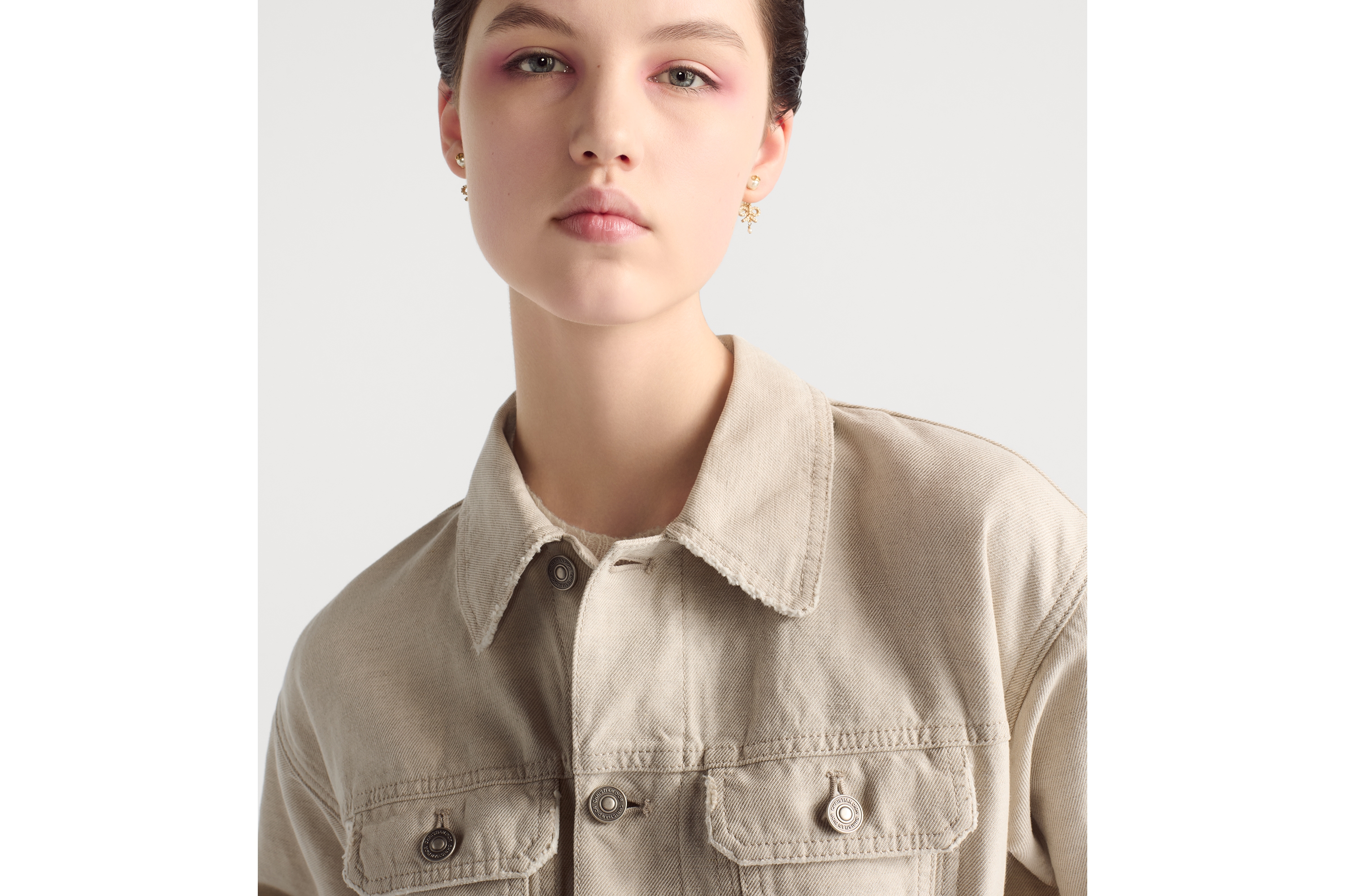 Kort jasje met riem Ecru denim van katoen en linnen E04