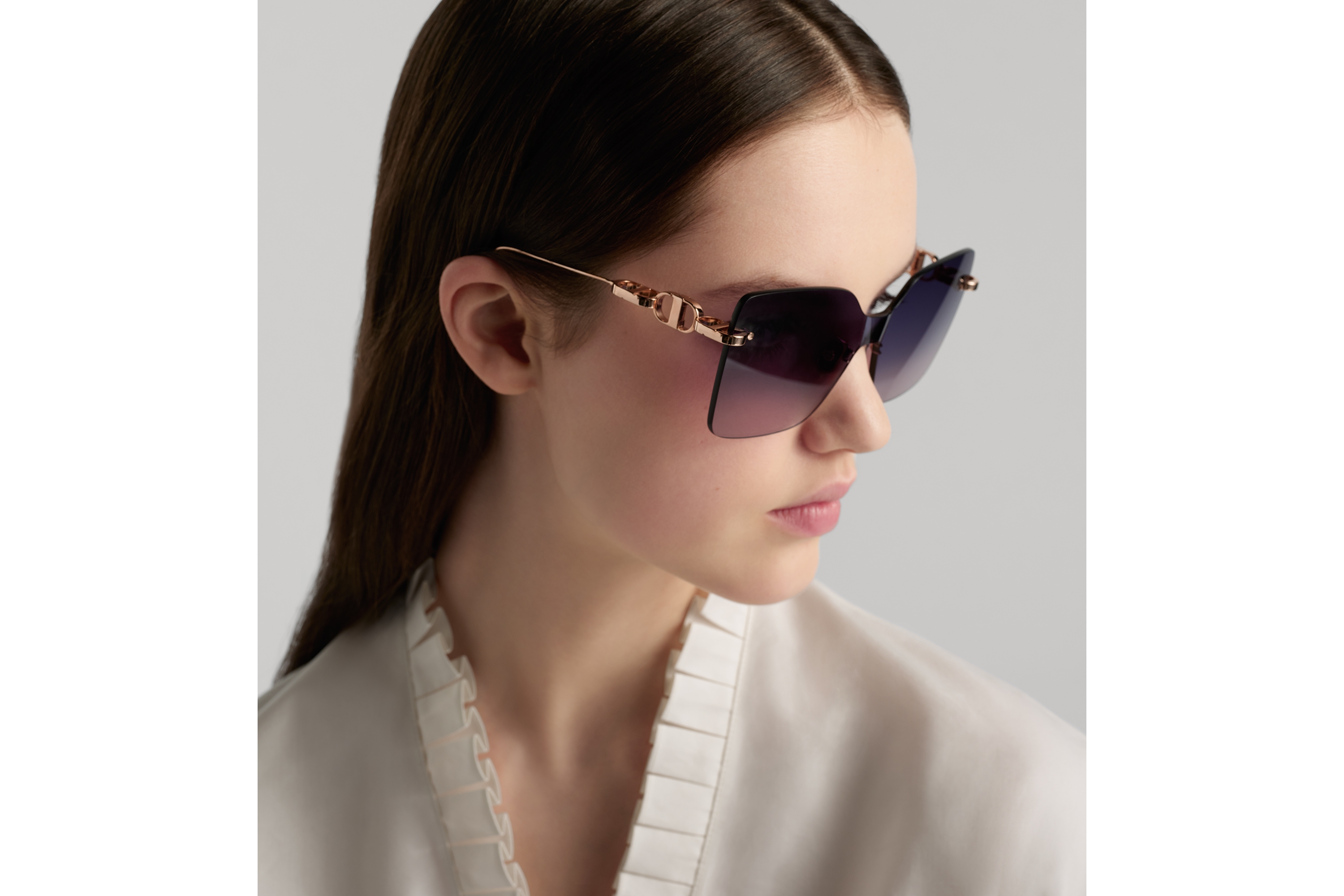 CD Chain M1U Quadratische Sonnenbrille mit Farbverlauf von Lila zu Fuchsia E08