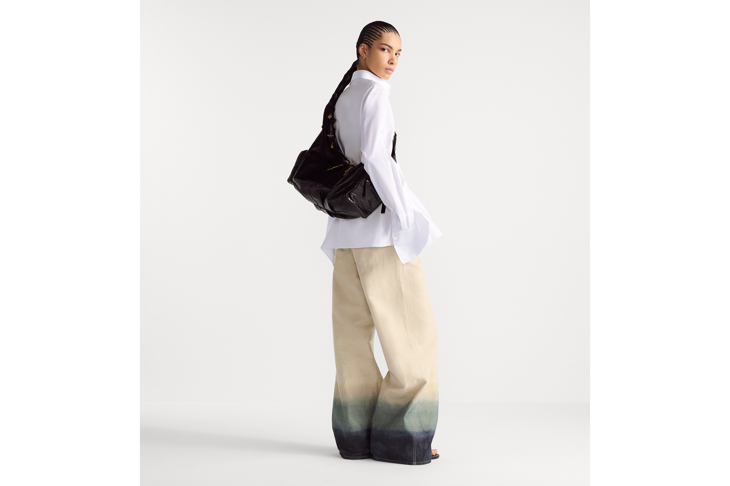 Look Medium Grand Tour Multipocket Bag Black Crinkled Calfskin E02