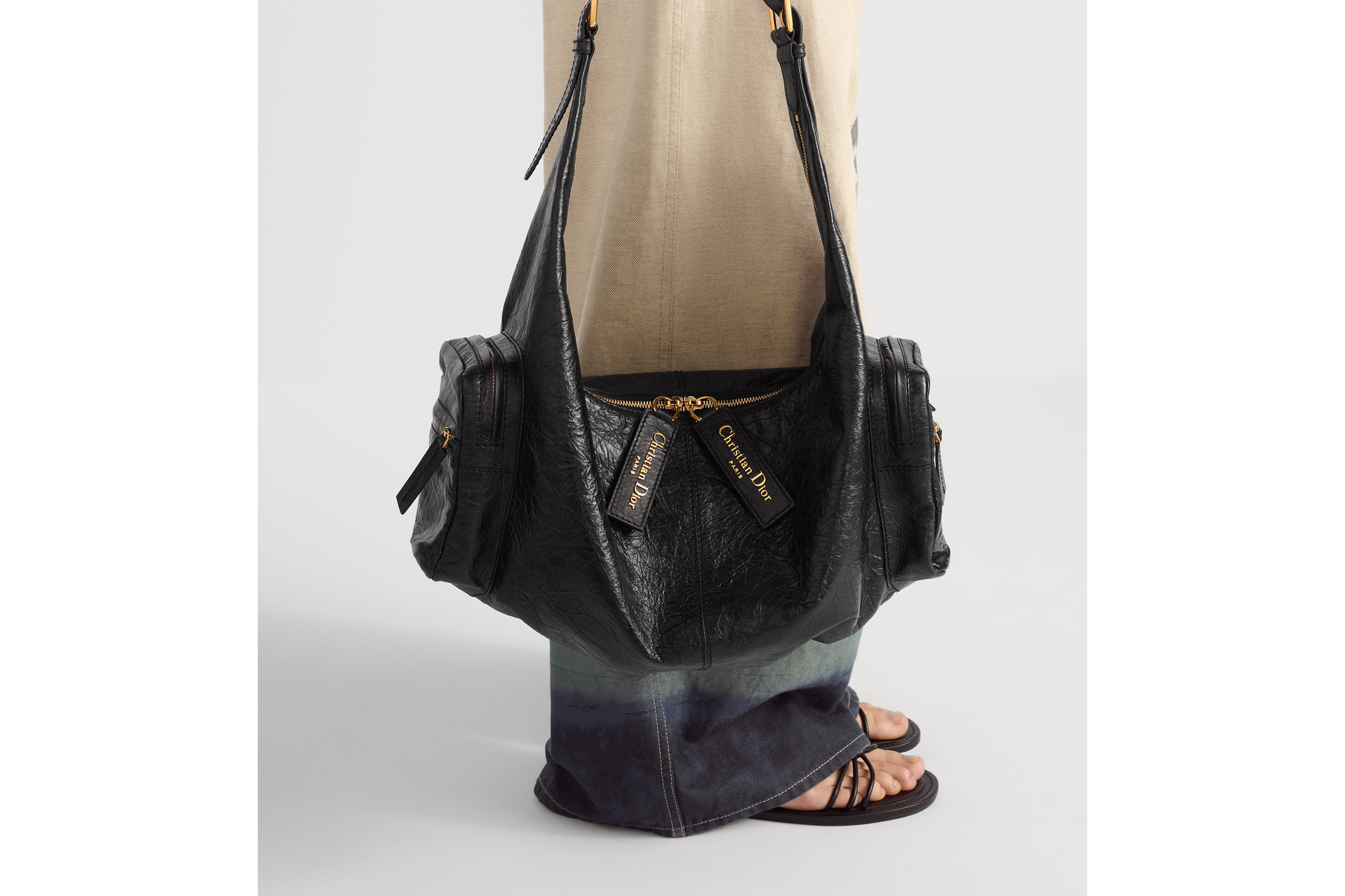 Look Medium Grand Tour Multipocket Bag Black Crinkled Calfskin E15