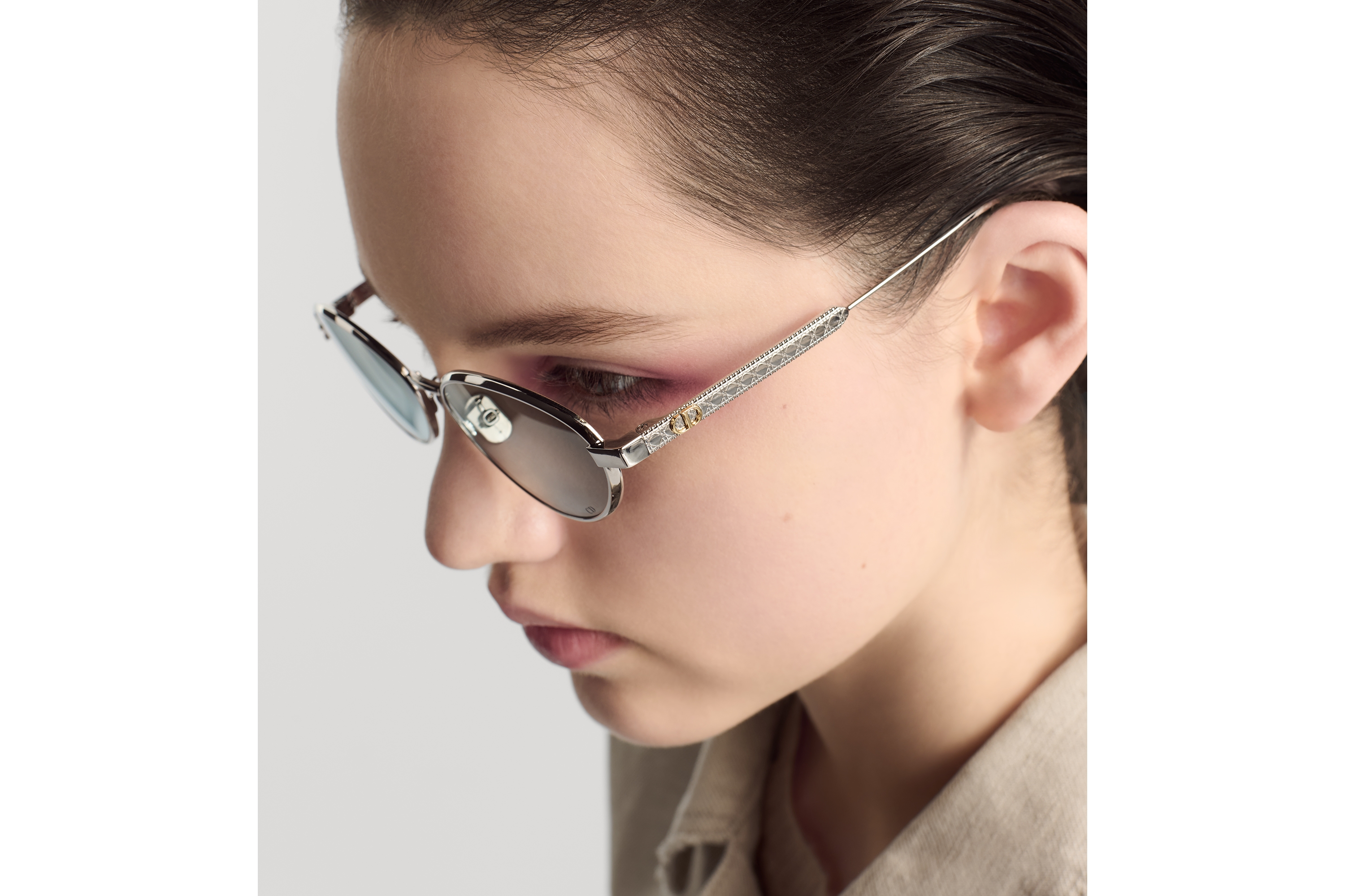 DiorCannage R1U Gradient Glacier Blue Oval Sunglasses E17