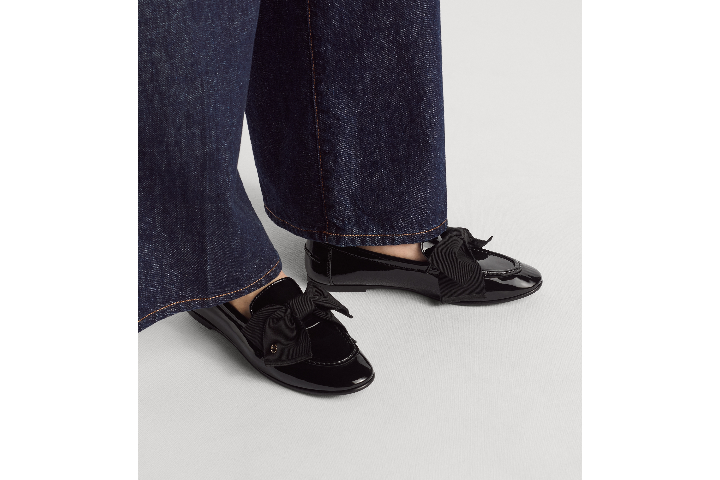 look_image_alt_prefix Diorissimo Loafer Kalbslackleder und Ripsband in Schwarz E15