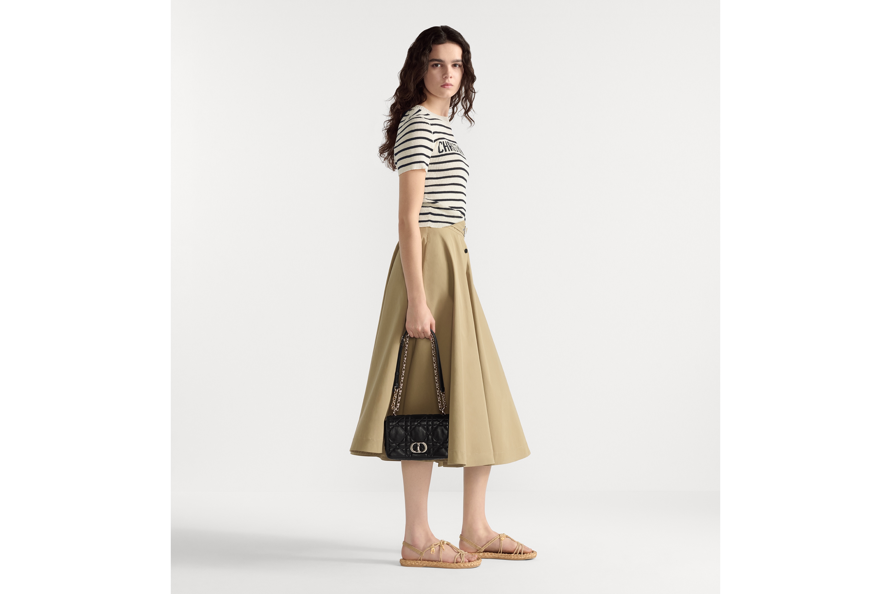 look_image_alt_prefix Soft Dior Caro 小型包 黑色 Macrocannage 大籐格紋羊皮 E02