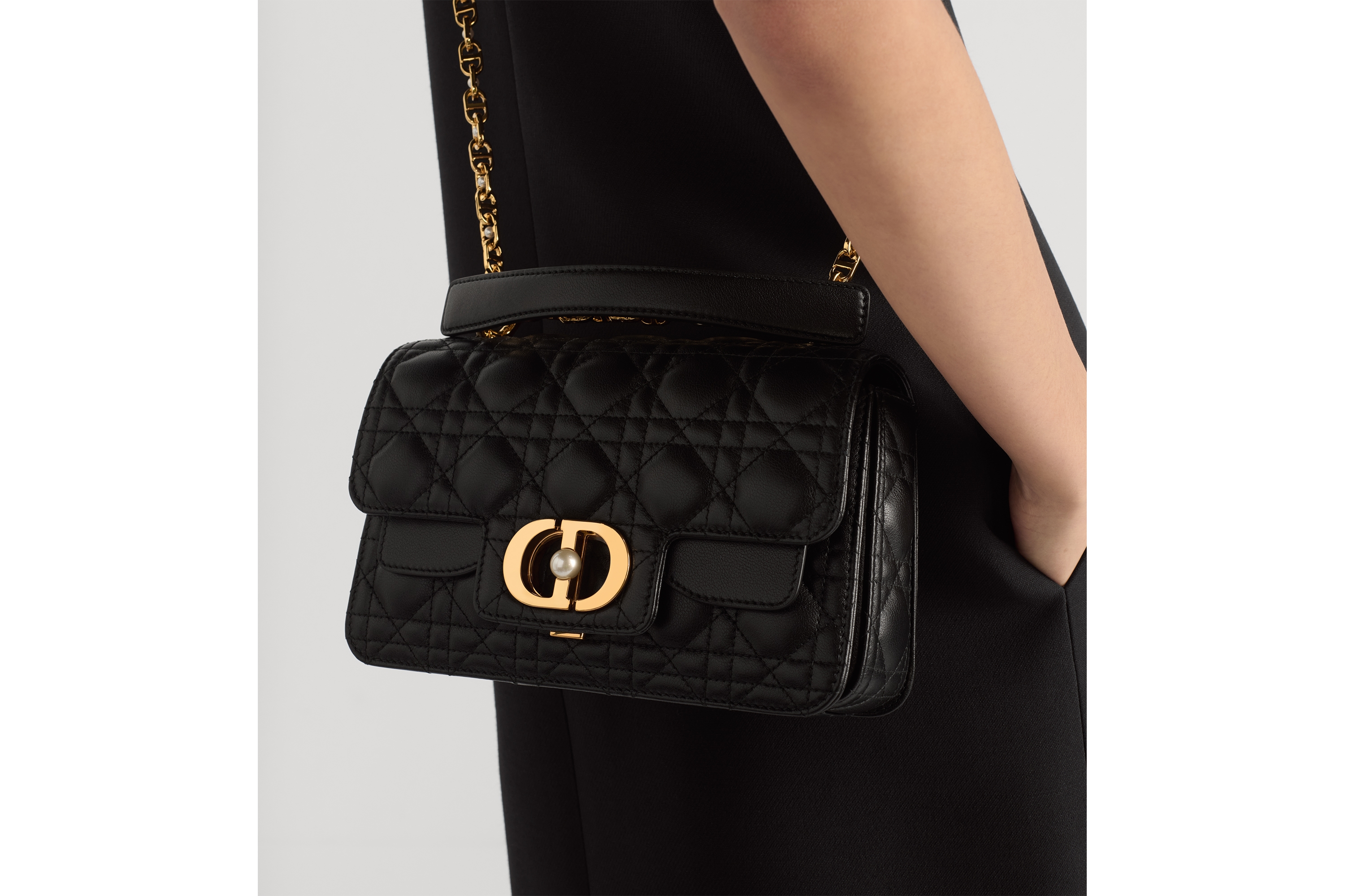 look_image_alt_prefix Kleine Dior Jolie Top Handle Tasche Cannage Kalbsleder in Schwarz E17