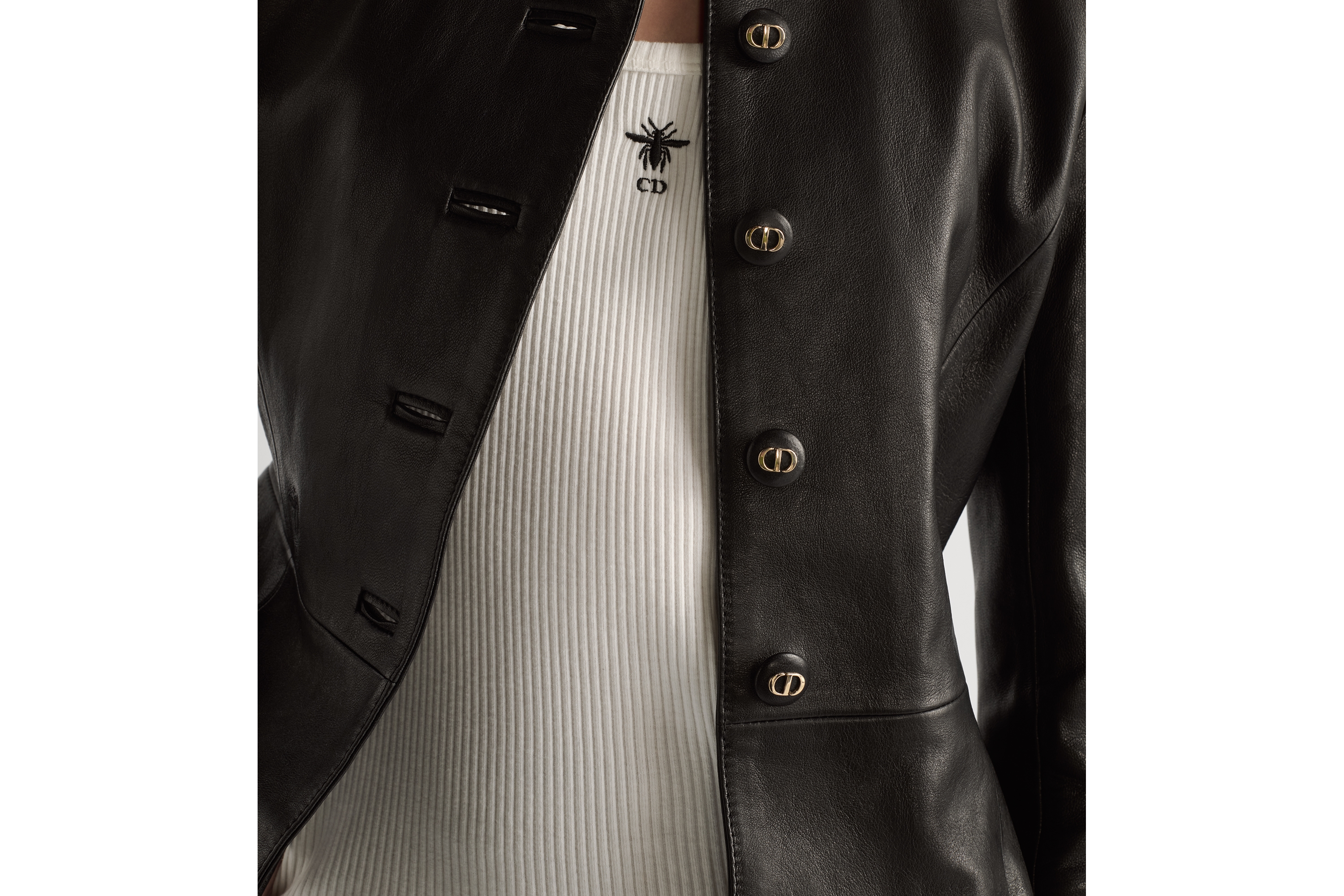 look_image_alt_prefix 修身外套 黑色光滑羊皮 E18