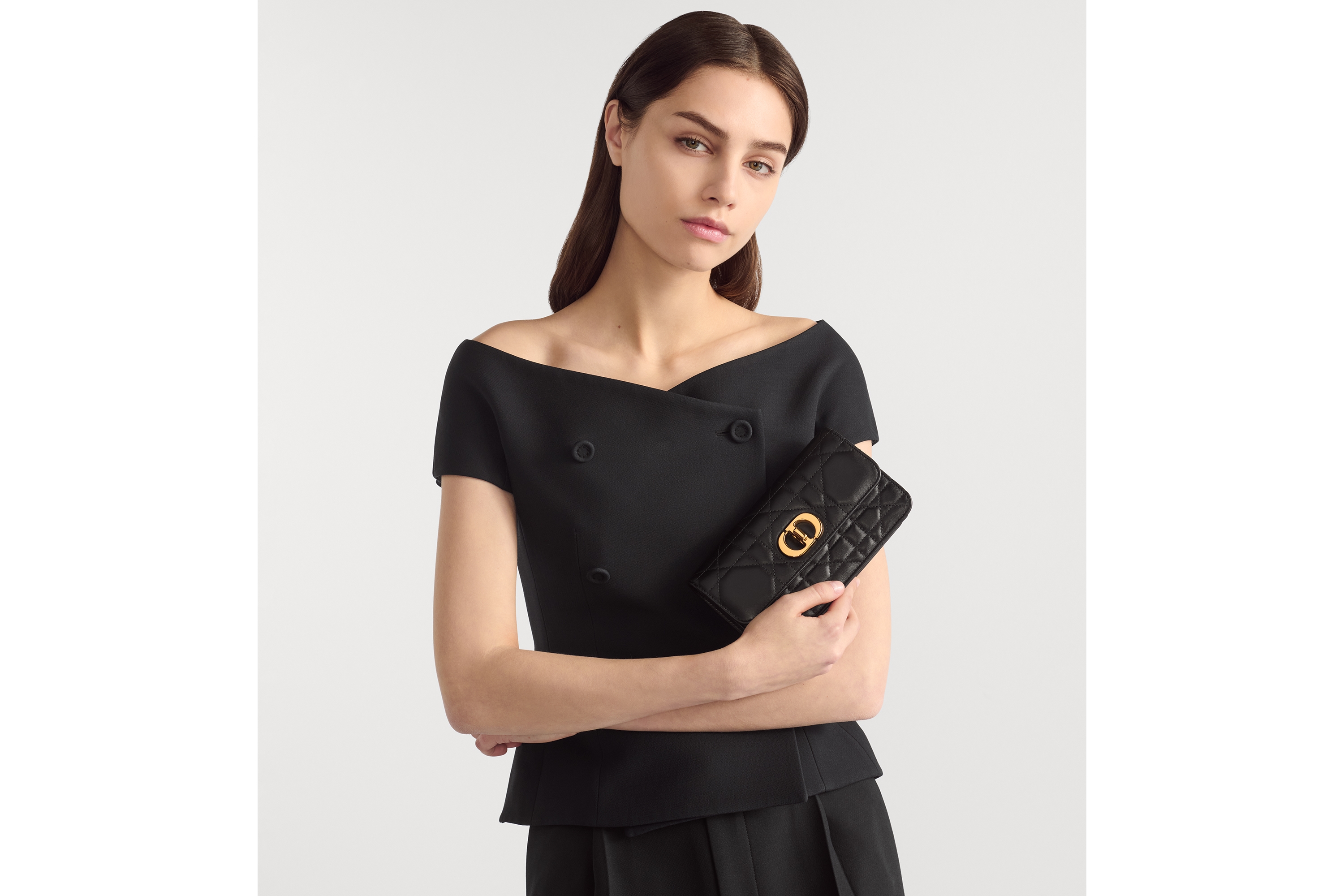 デパコス　CHANEL Dior ドルガバMAC まとめ売り　Diorポーチ付き Price Increase] Check out Chanel and Dior before the price